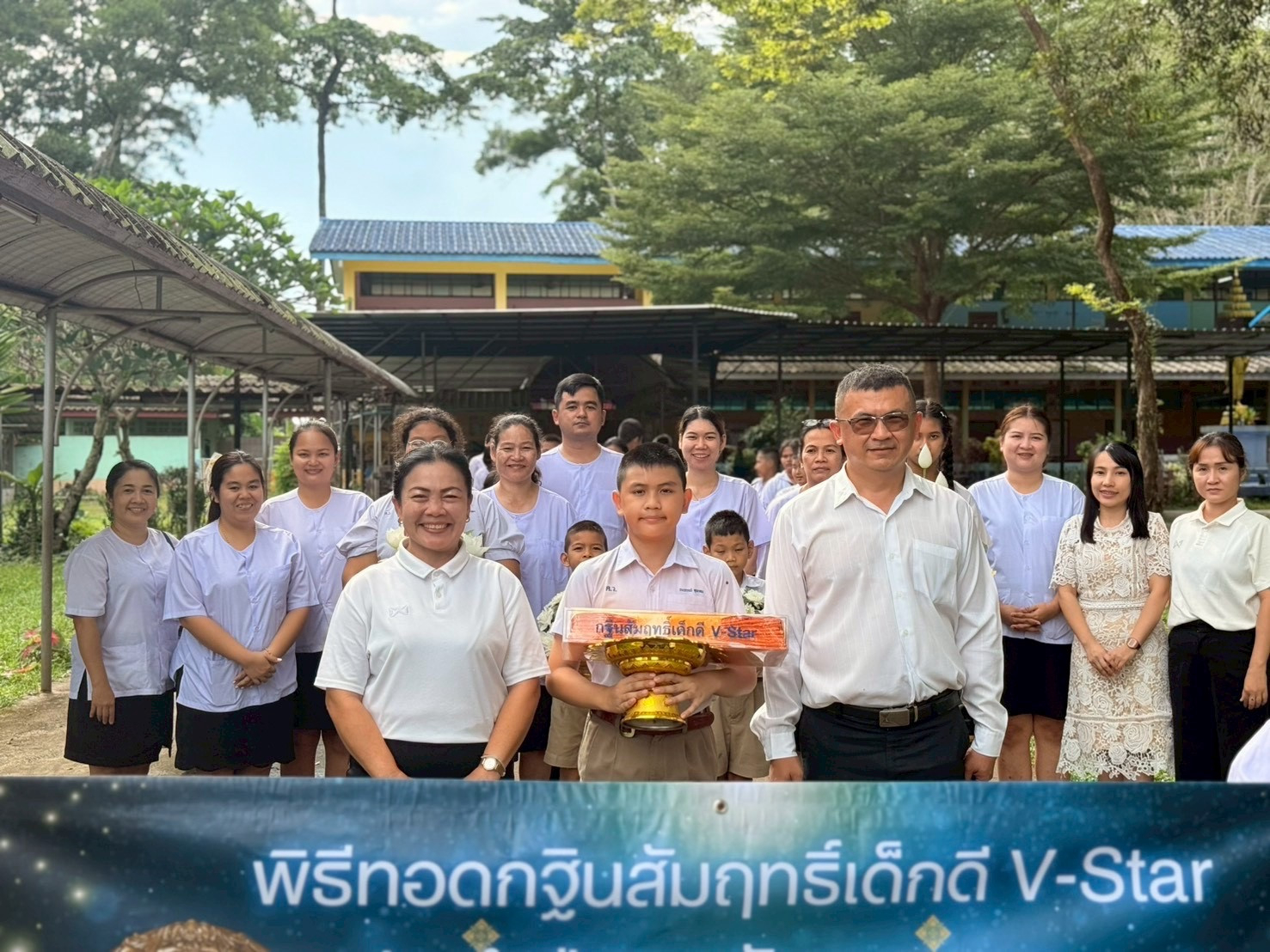 ภาพร่วมพิธีกรรมวัดเนินทราย