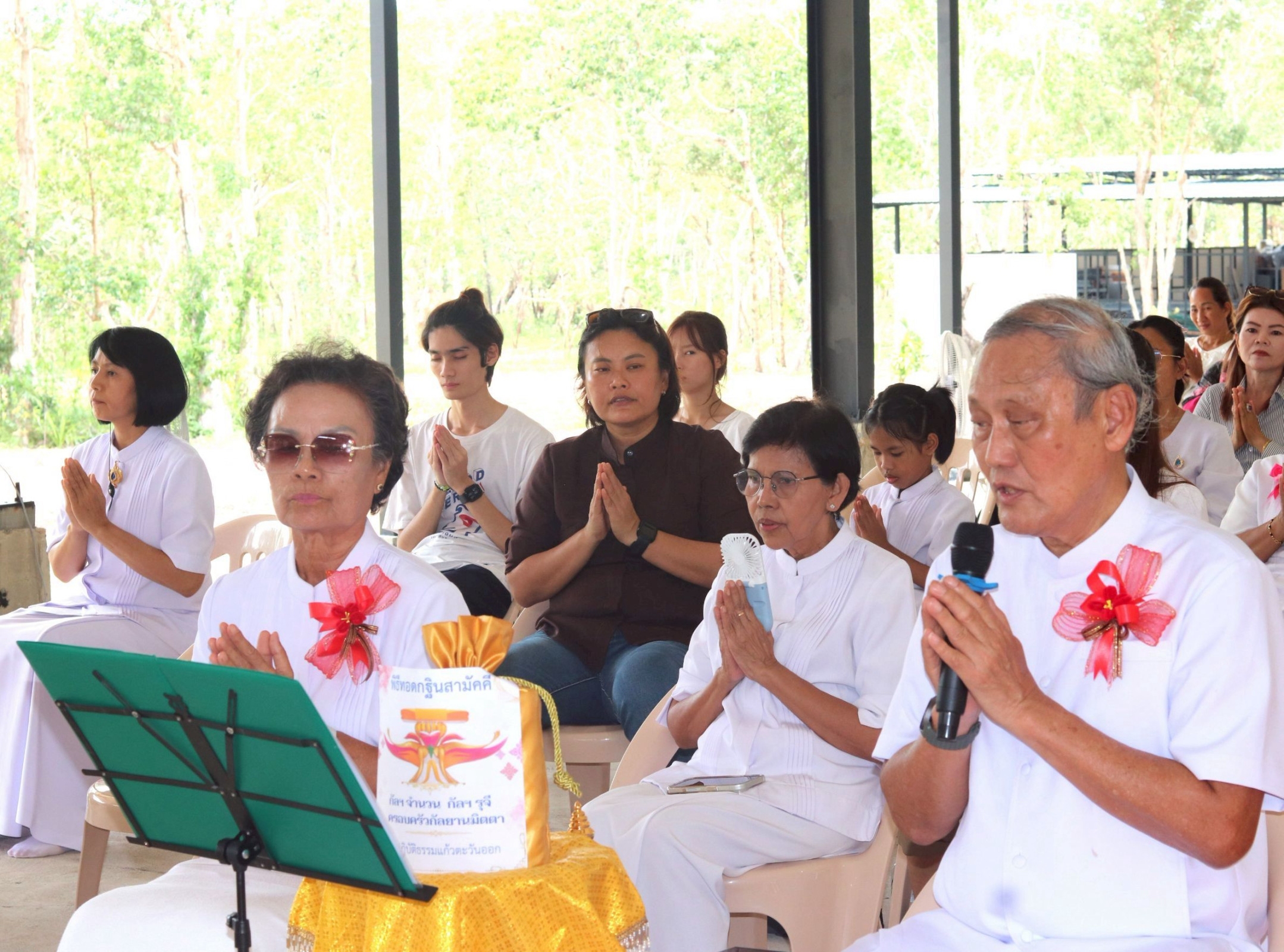 ภาพกล่าวคำถวายกฐินศูนย์ปฏิบัติธรรมแก้วตะวันออก
