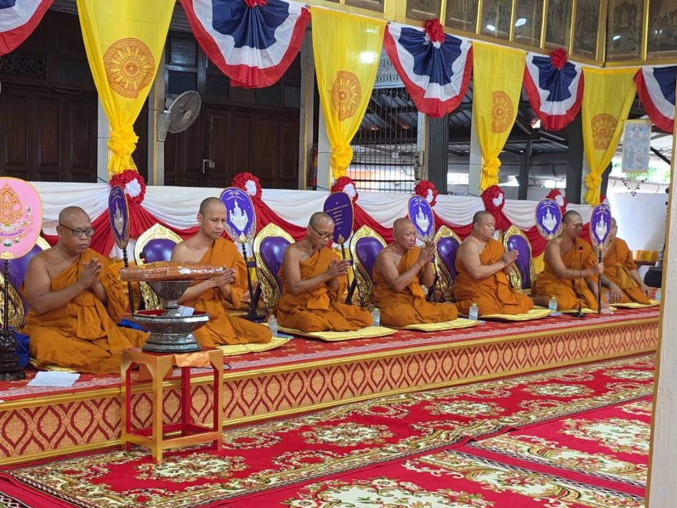 ภาพร่วมพิธีกรรมวัดทองหลาง