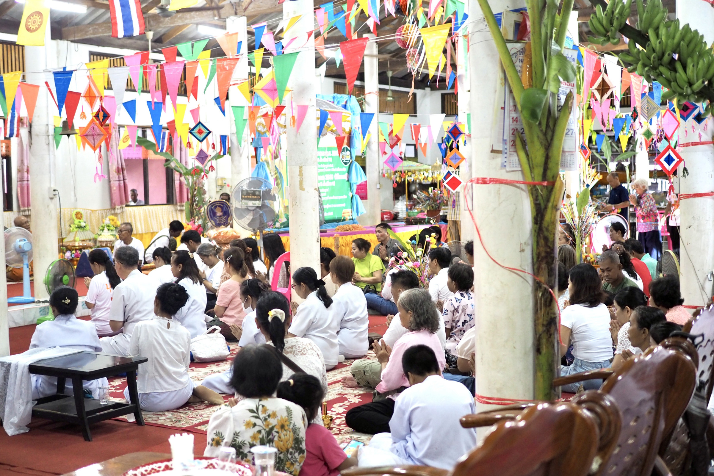 ภาพร่วมพิธีกรรมวัดเนินสูงสามัคคี