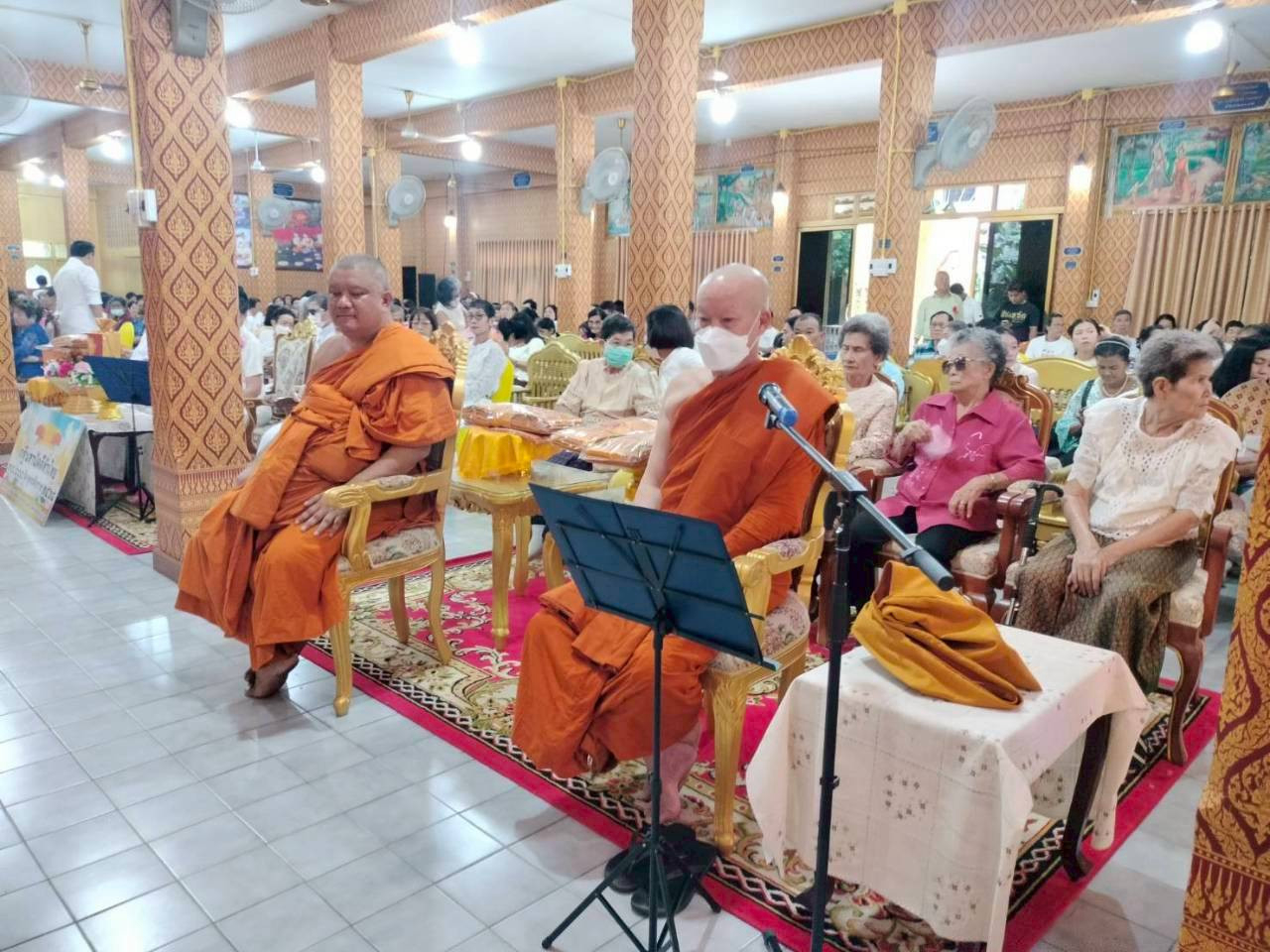 ภาพร่วมพิธีกรรมวัดท่าแดง