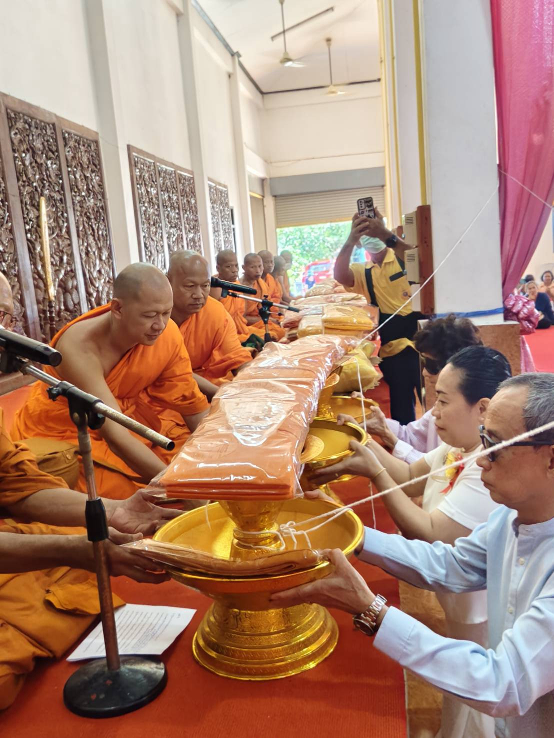 ภาพร่วมพิธีกรรมวัดบ้านกุดตาเสก