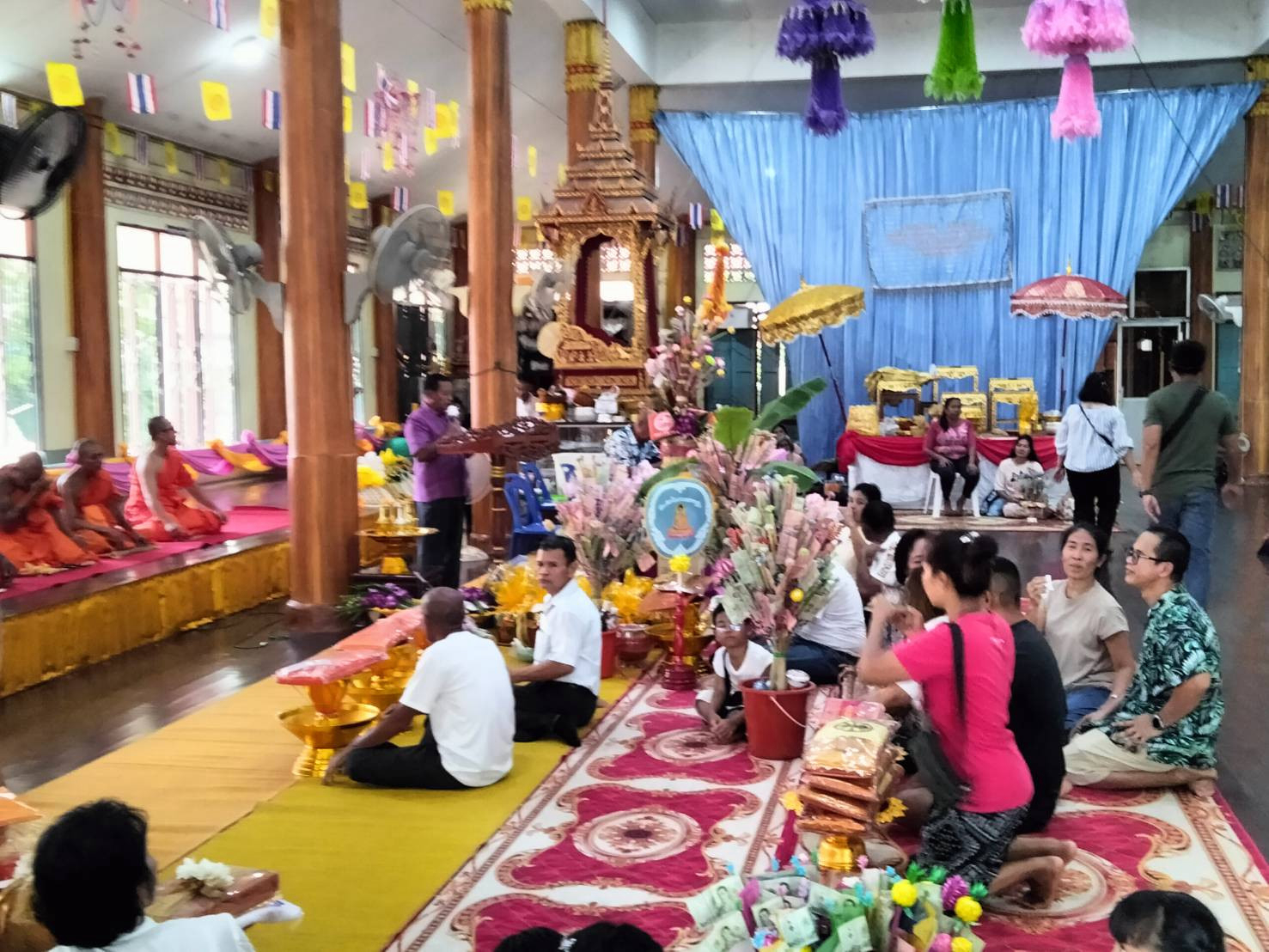 ภาพร่วมพิธีกรรมวัดหาดสะแก