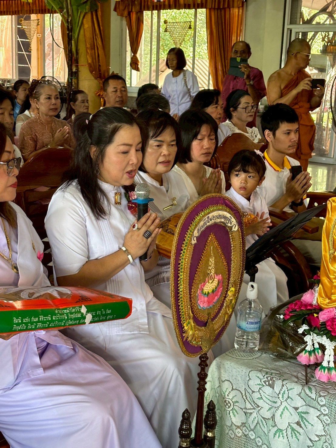 ภาพกล่าวคำถวายกฐินวัดสว่างอารมณ์