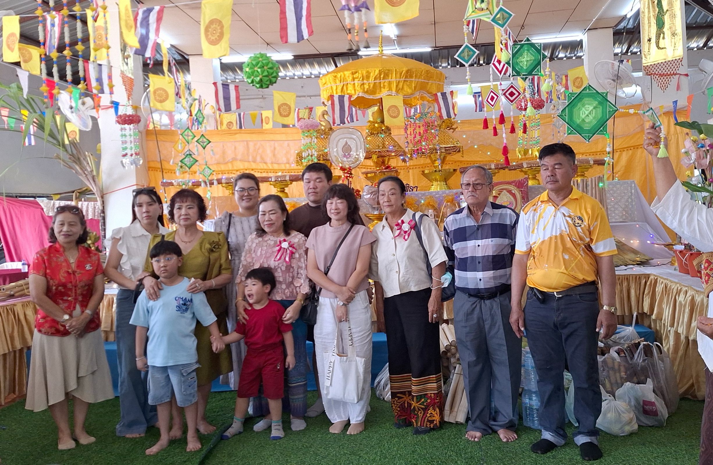ภาพร่วมพิธีกรรมวัดโคกขี้เหล็ก