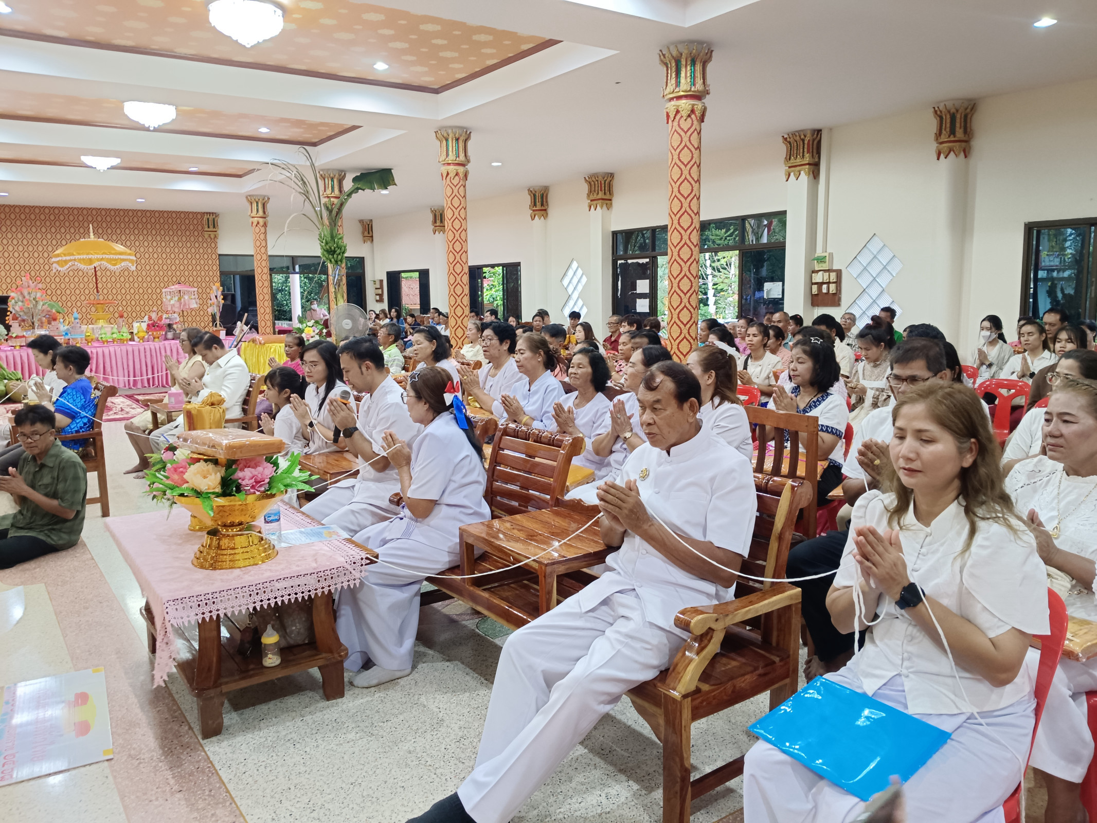 ภาพร่วมพิธีกรรมที่พักสงฆ์คลองฟันปลา