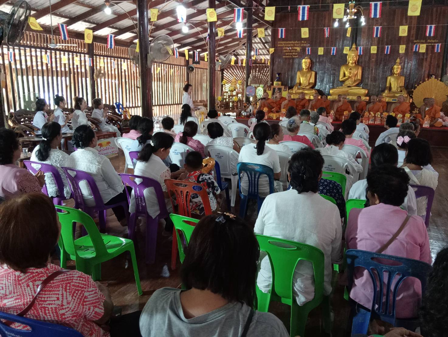 ภาพร่วมพิธีกรรมวัดบึง