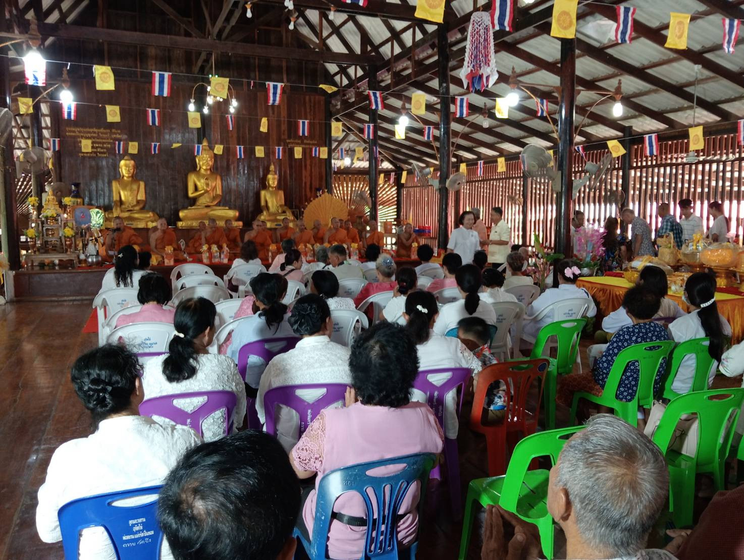 ภาพร่วมพิธีกรรมวัดบึง