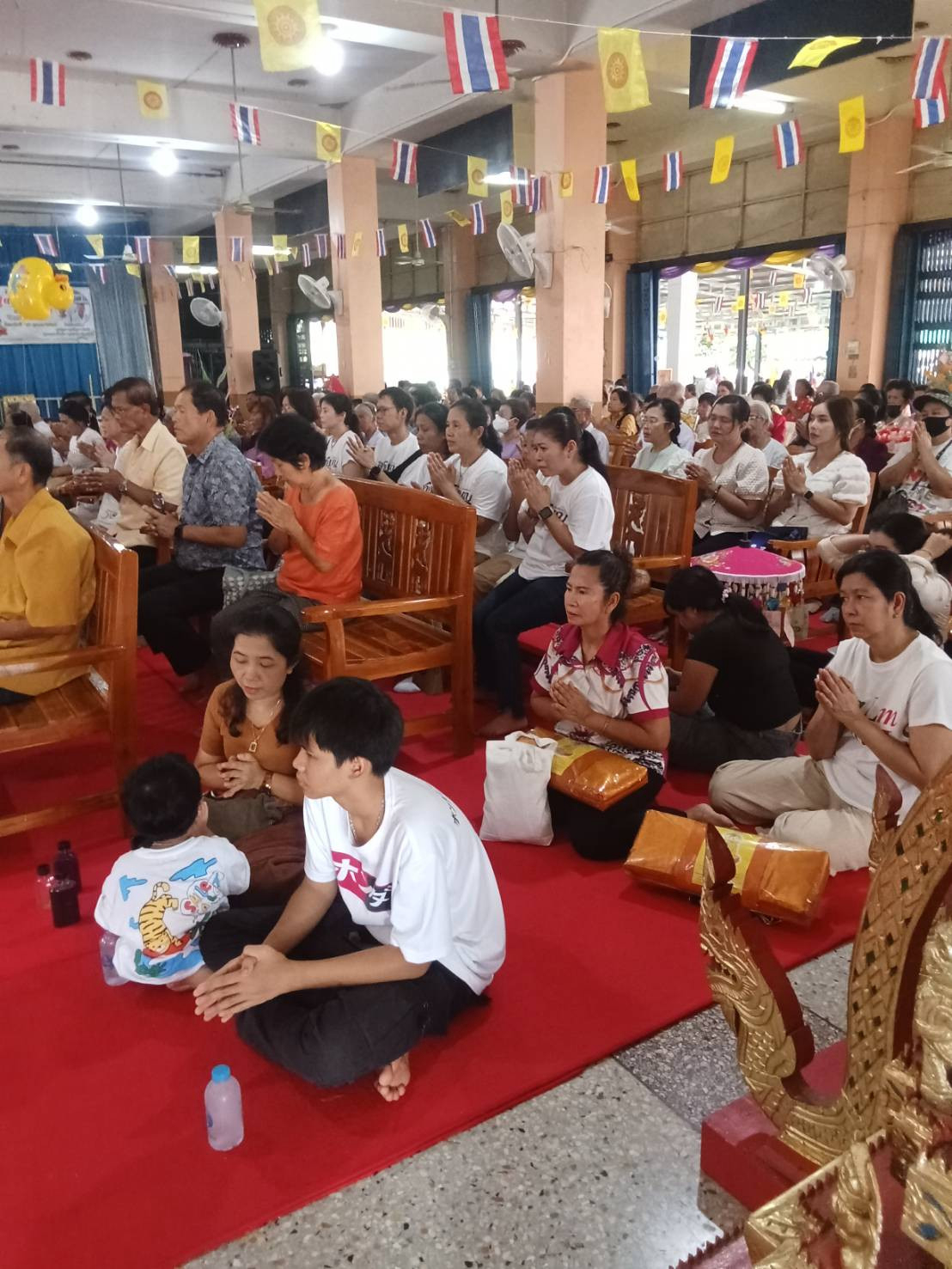 ภาพร่วมพิธีกรรมวัดเกาะเค็ดใน