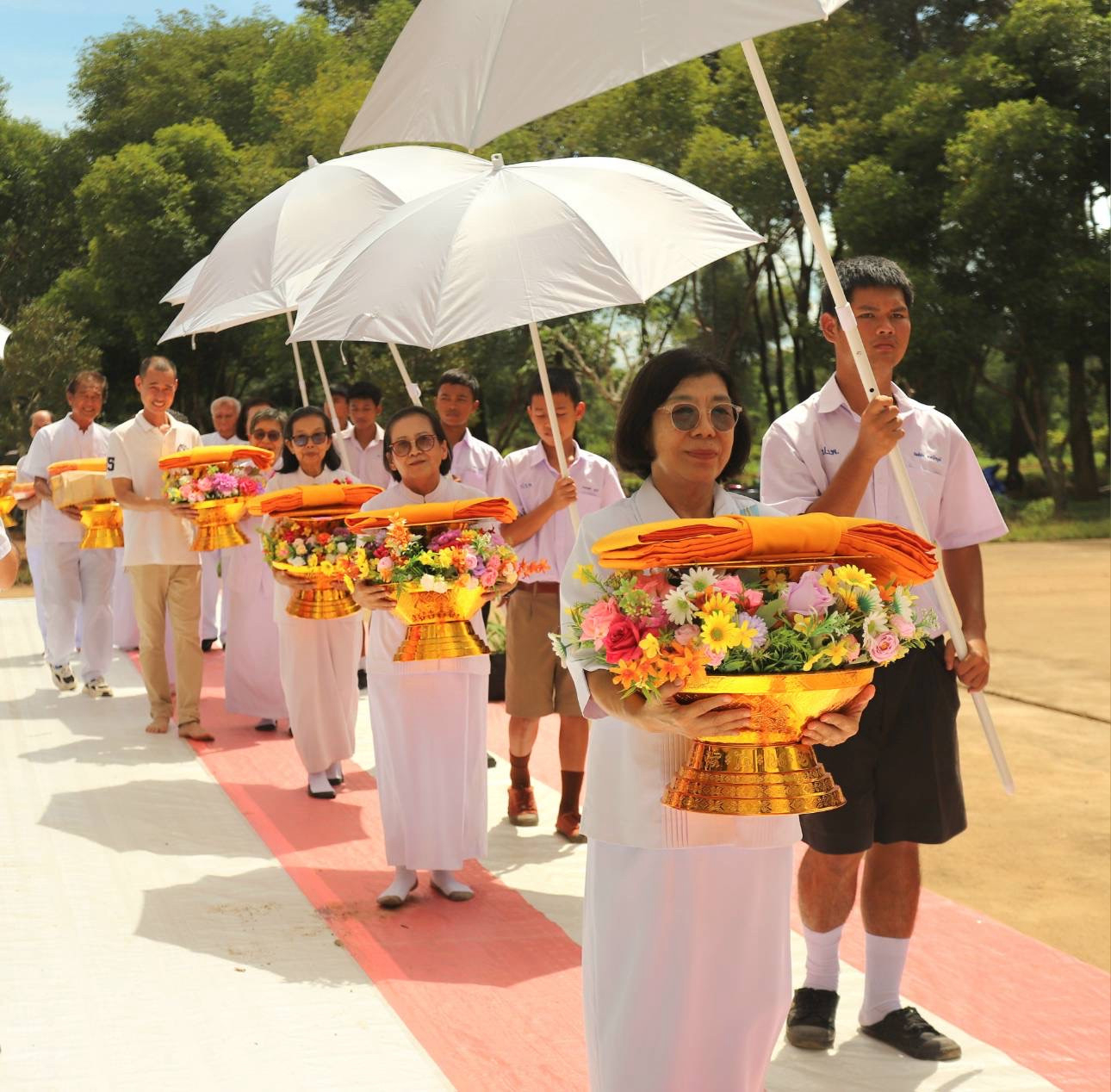 ภาพร่วมขบวนกฐินธุดงคสถานปราจีนบุรี