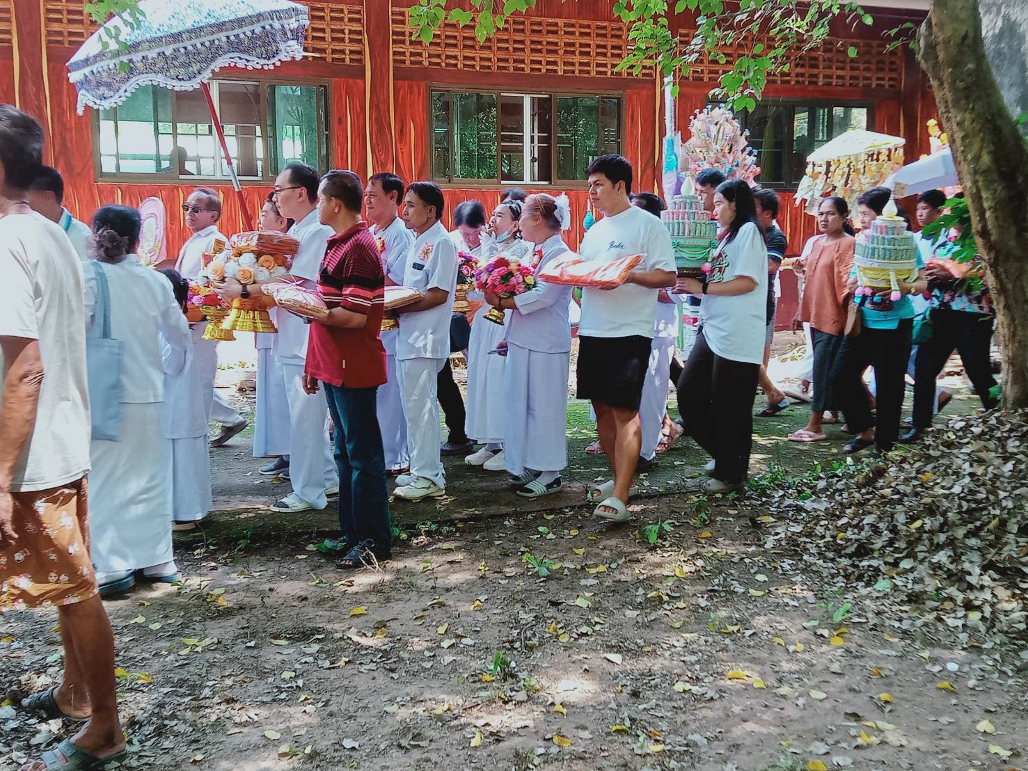 ภาพร่วมพิธีกรรมวัดบ้านมาบเหียง