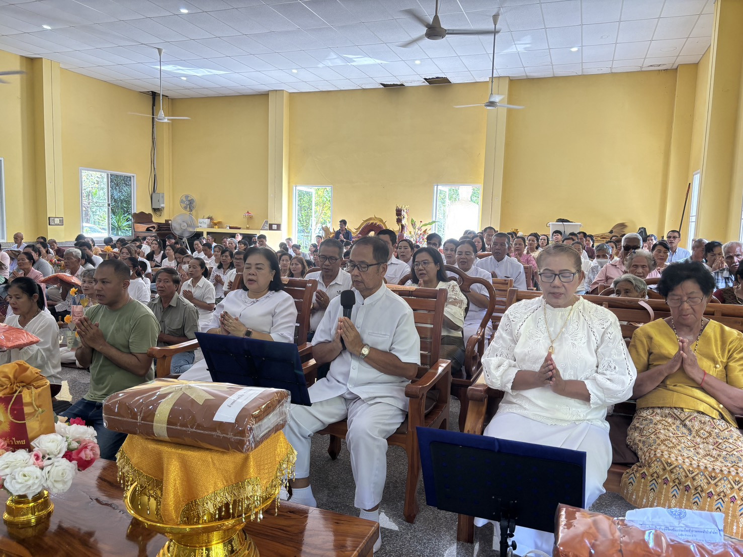 ภาพร่วมพิธีกรรมวัดป่าทุ่งพญาหาญ