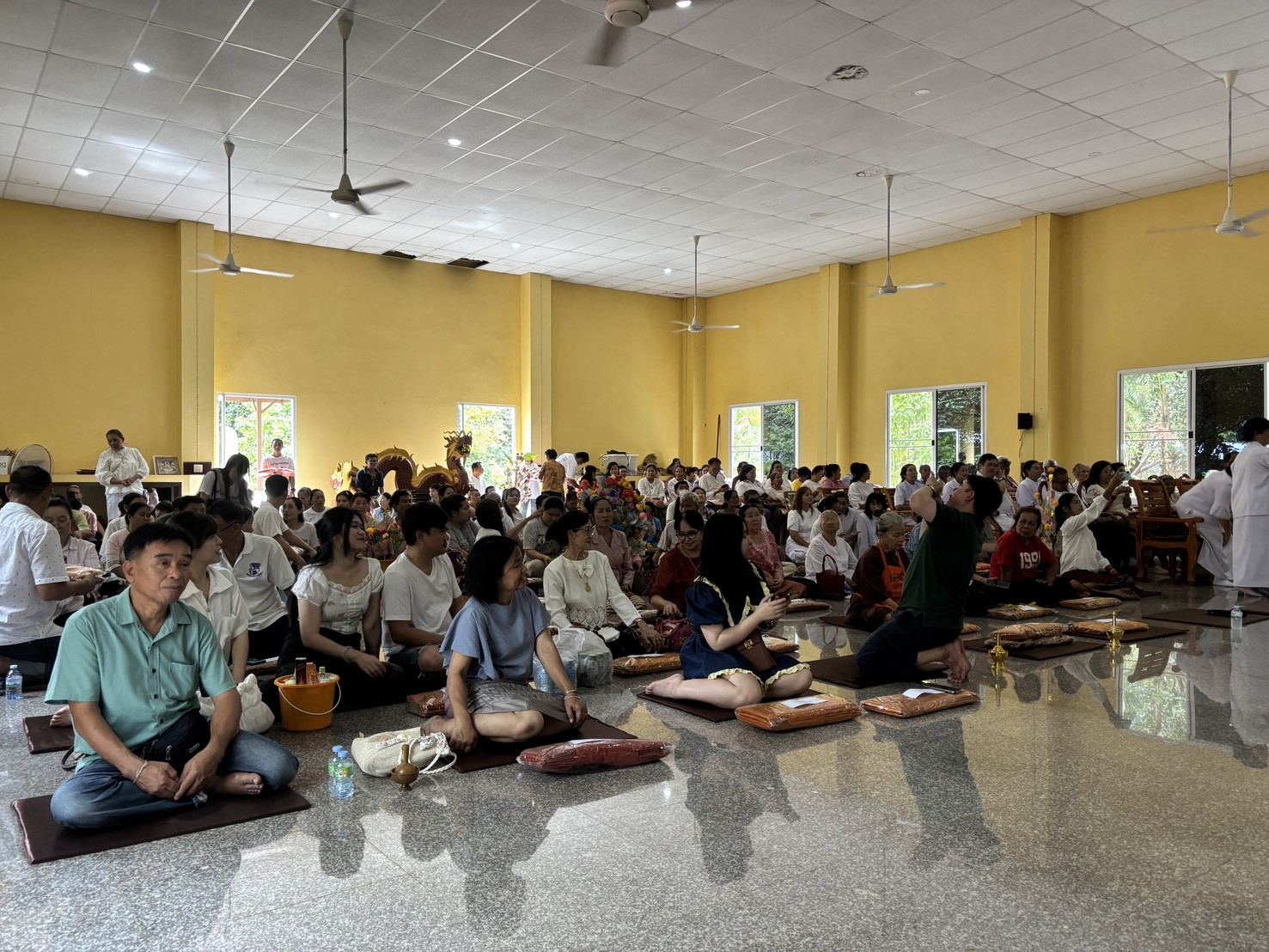 ภาพร่วมพิธีกรรมวัดป่าทุ่งพญาหาญ