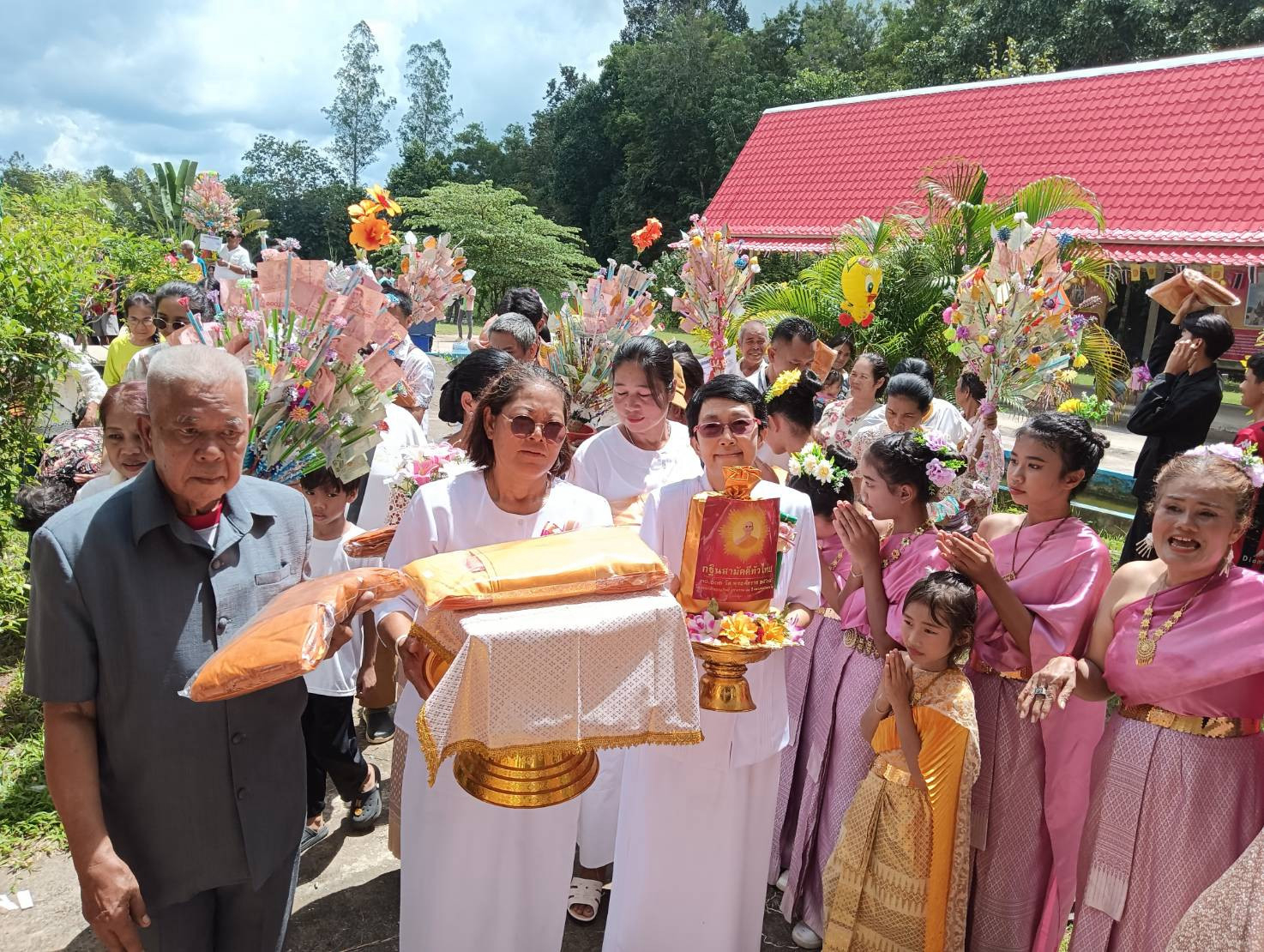 ภาพร่วมพิธีกรรมวัดวังกวาง