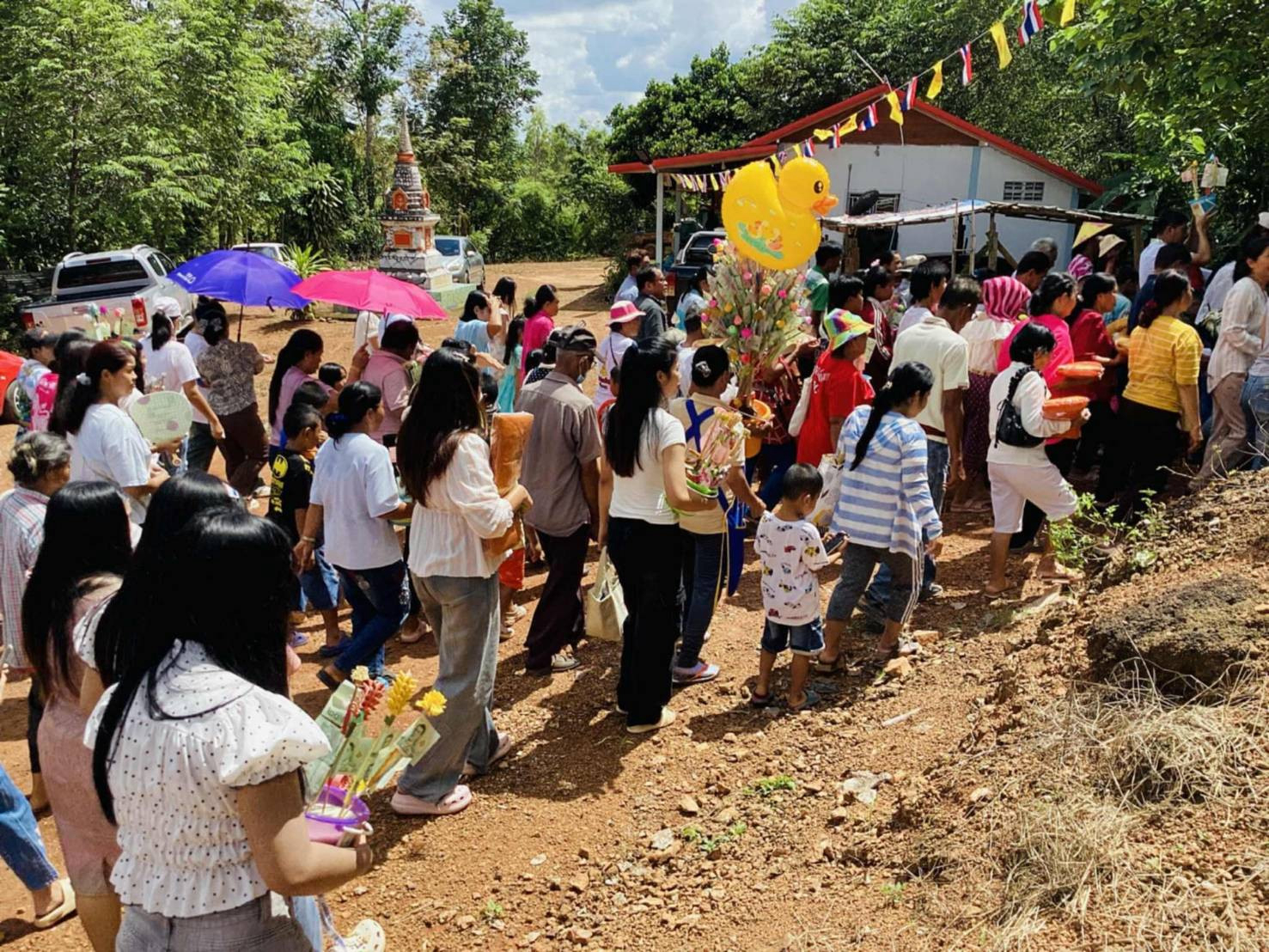 ภาพร่วมพิธีกรรมวัดไทยเจริญสุข
