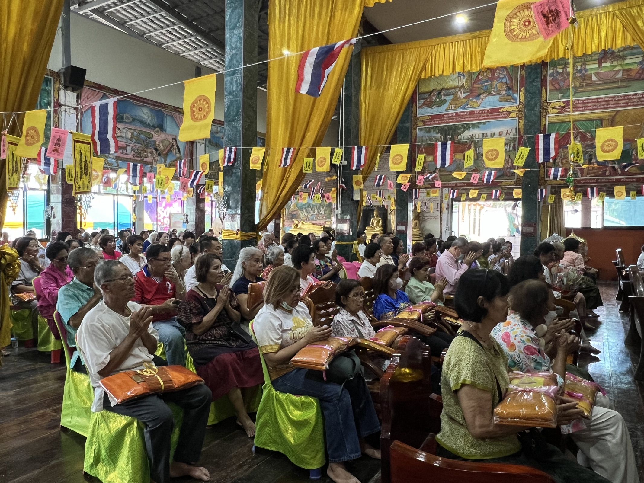 ภาพร่วมพิธีกรรมวัดทัพช้าง(เมืองใหม่)