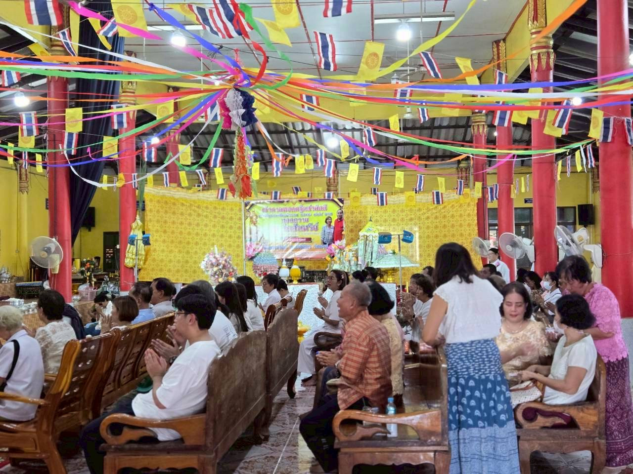 ภาพร่วมพิธีกรรมวัดสันทรีย์