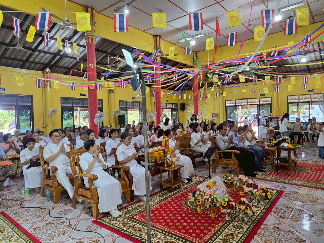 ภาพร่วมพิธีกรรมวัดสันทรีย์