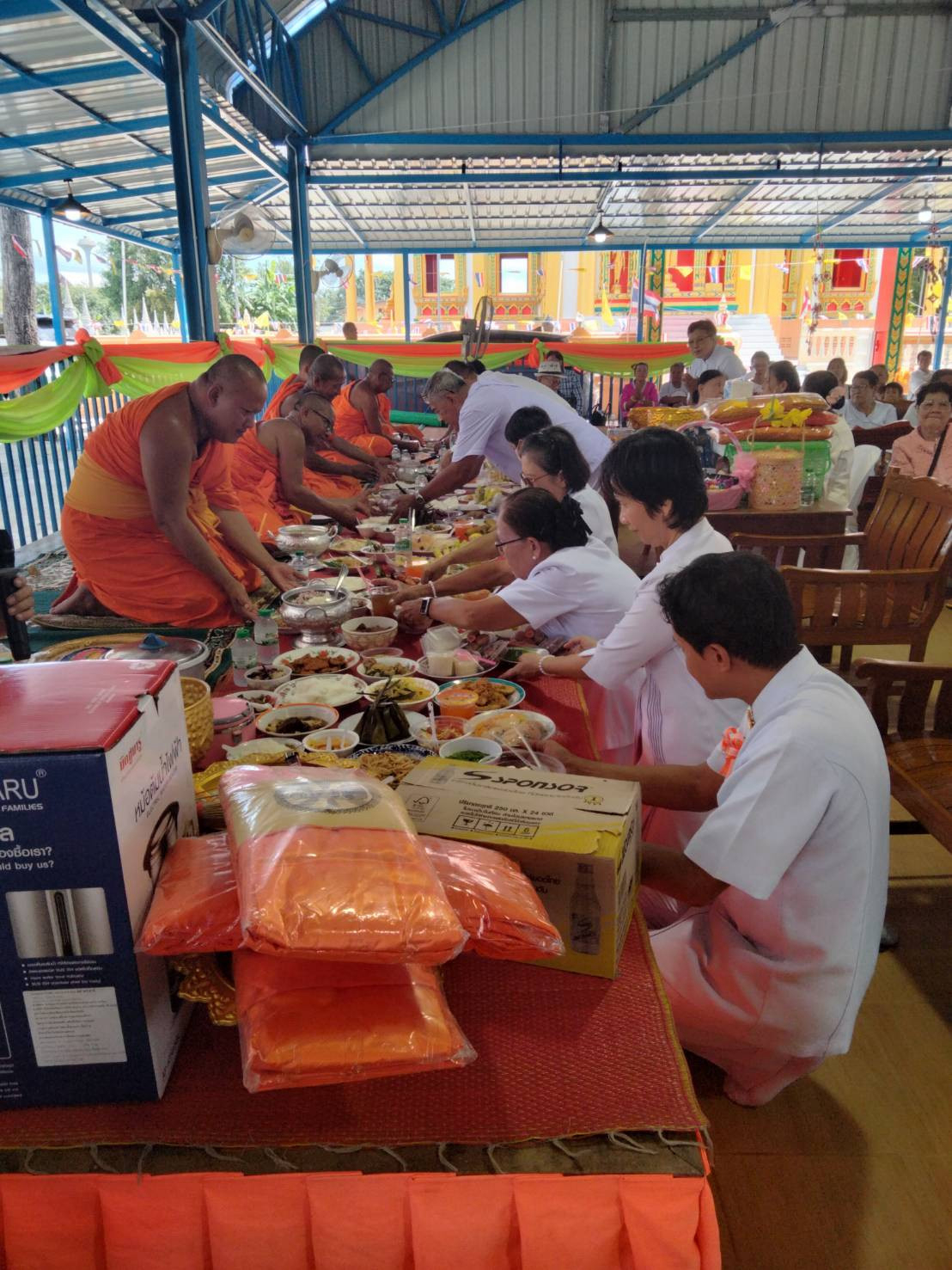 ภาพร่วมพิธีกรรมวัดแก้วสามัคคี