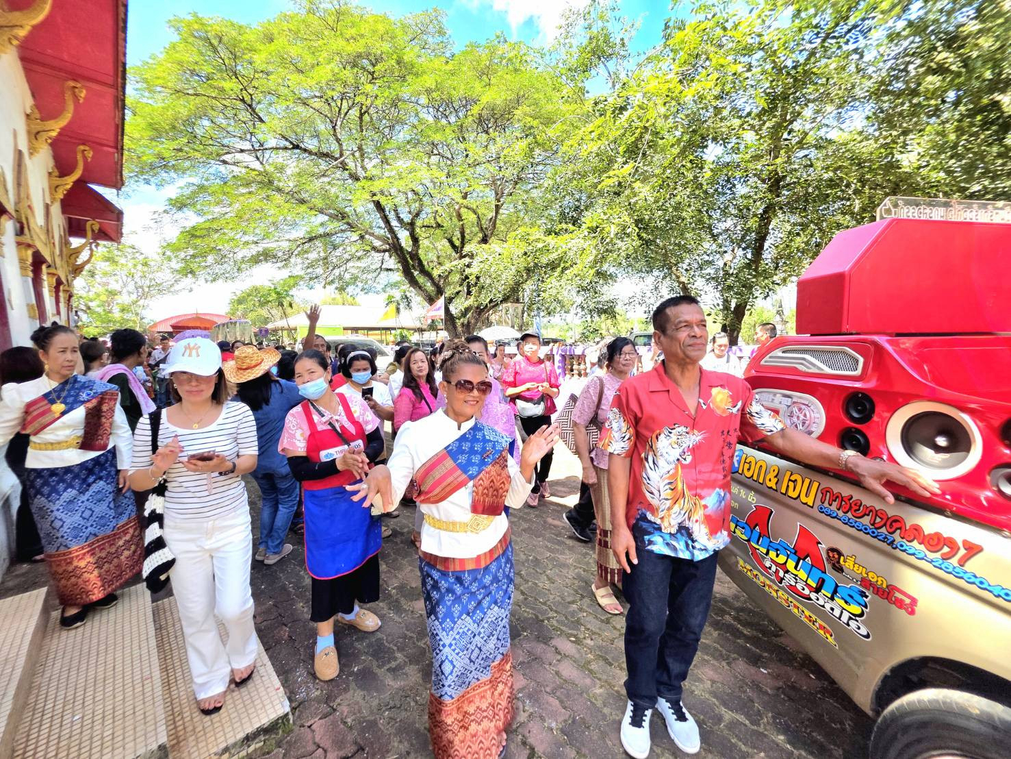 ภาพร่วมพิธีกรรมวัดหนองบัว