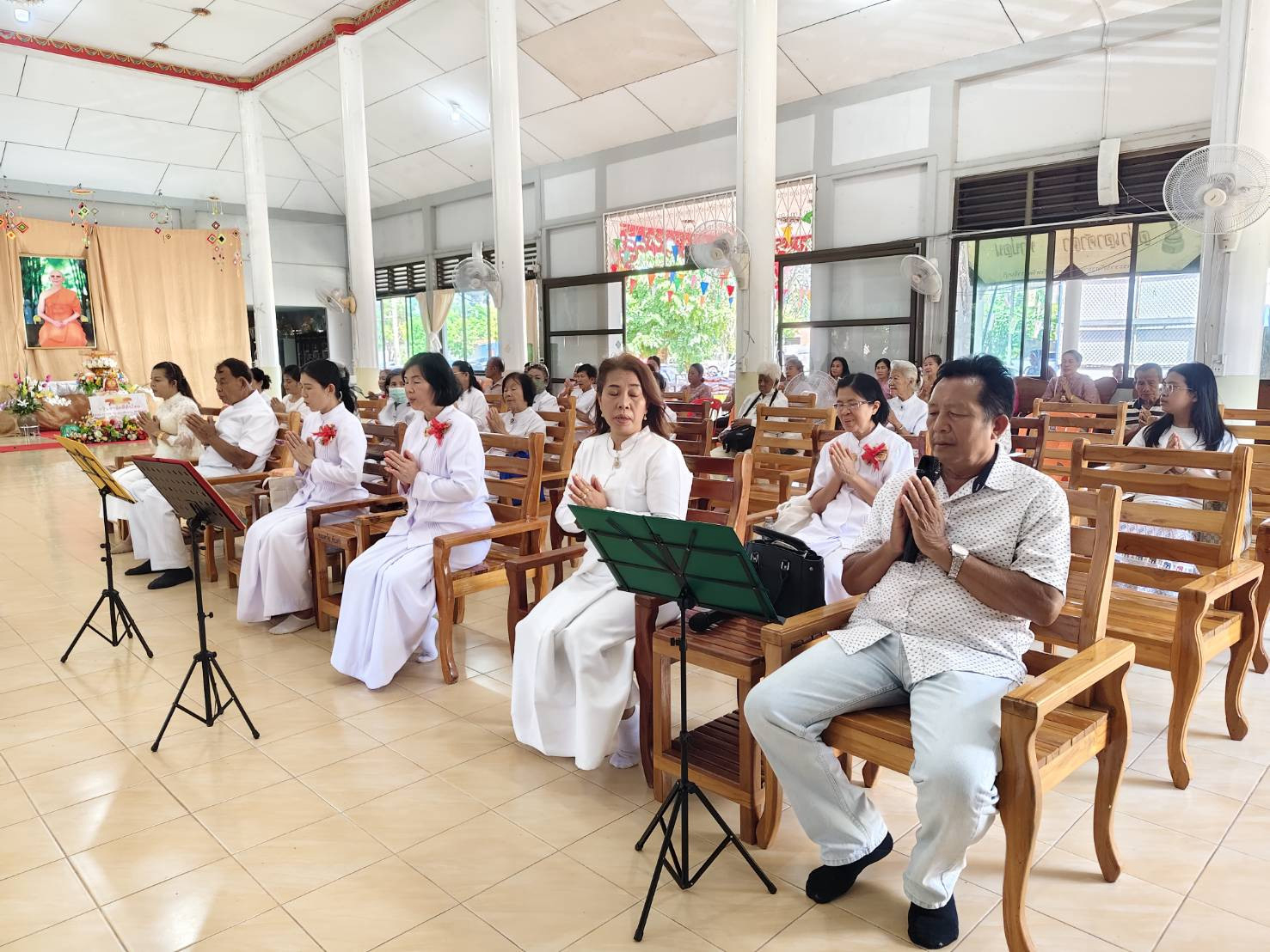 ภาพร่วมพิธีกรรมวัดหนองไม้เอก