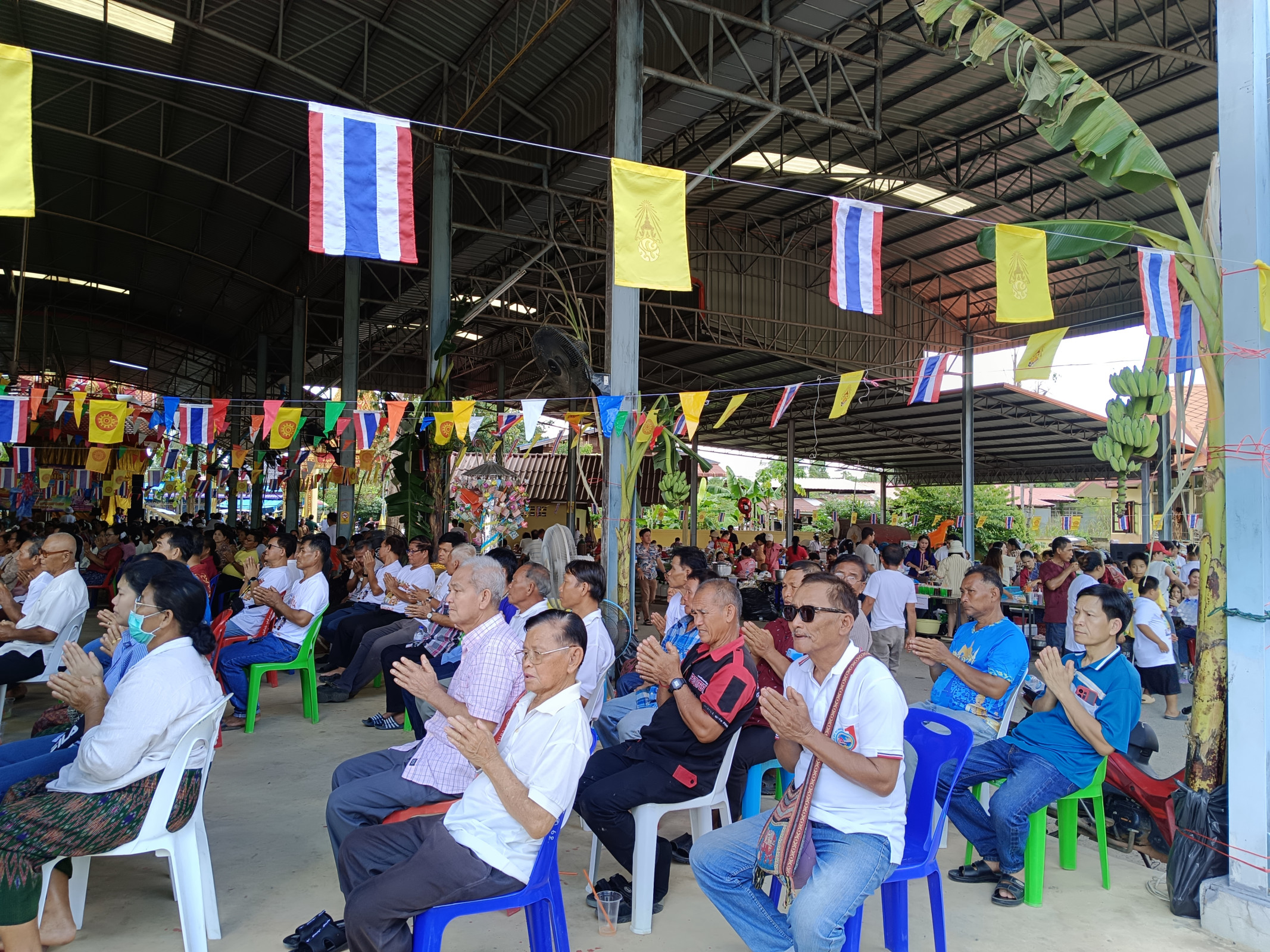 ภาพร่วมพิธีกรรมวัดโคกสว่าง