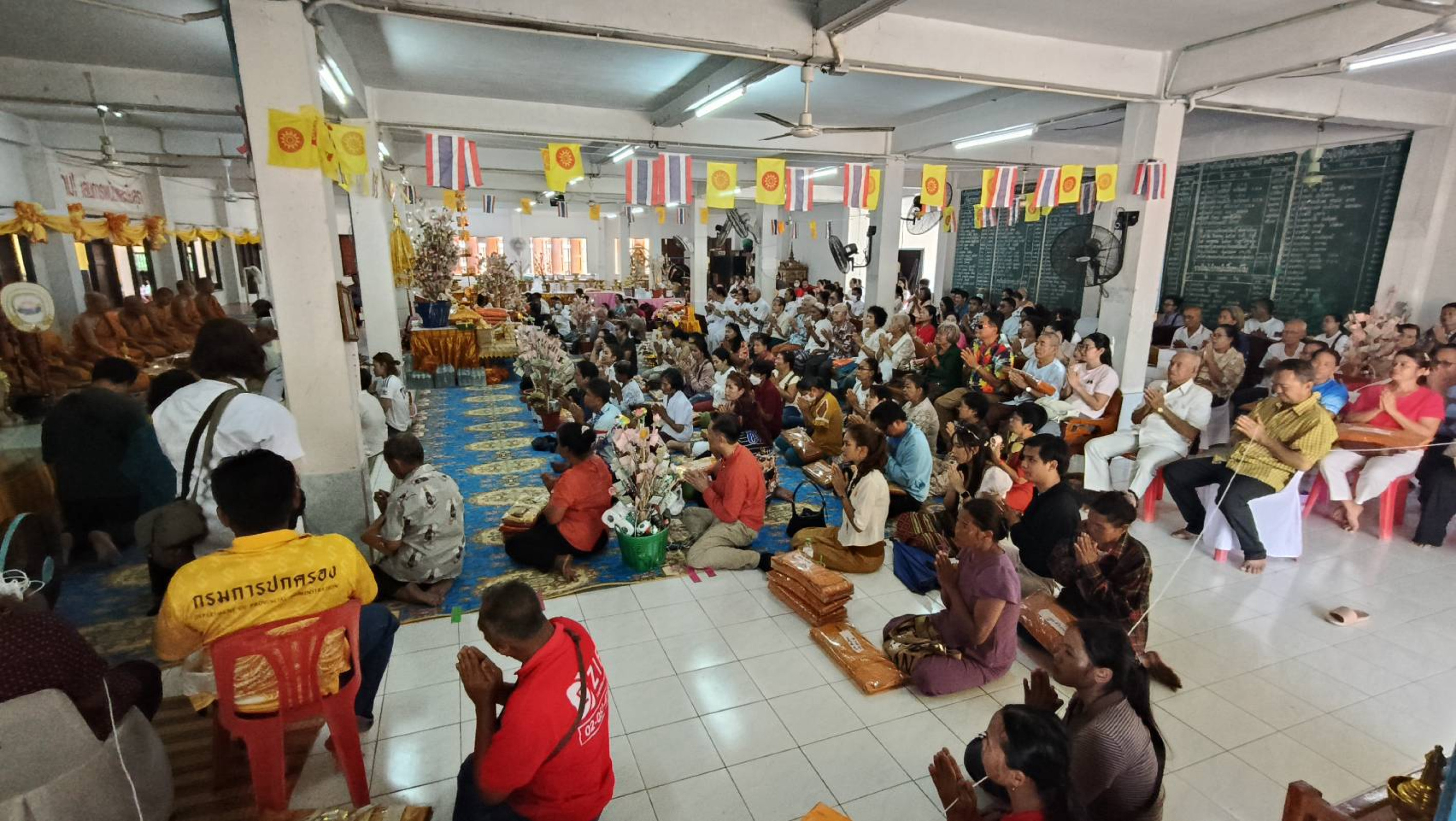 ภาพร่วมพิธีกรรมวัดสุวรรณวิทยาราม(หนองคุ้ม)