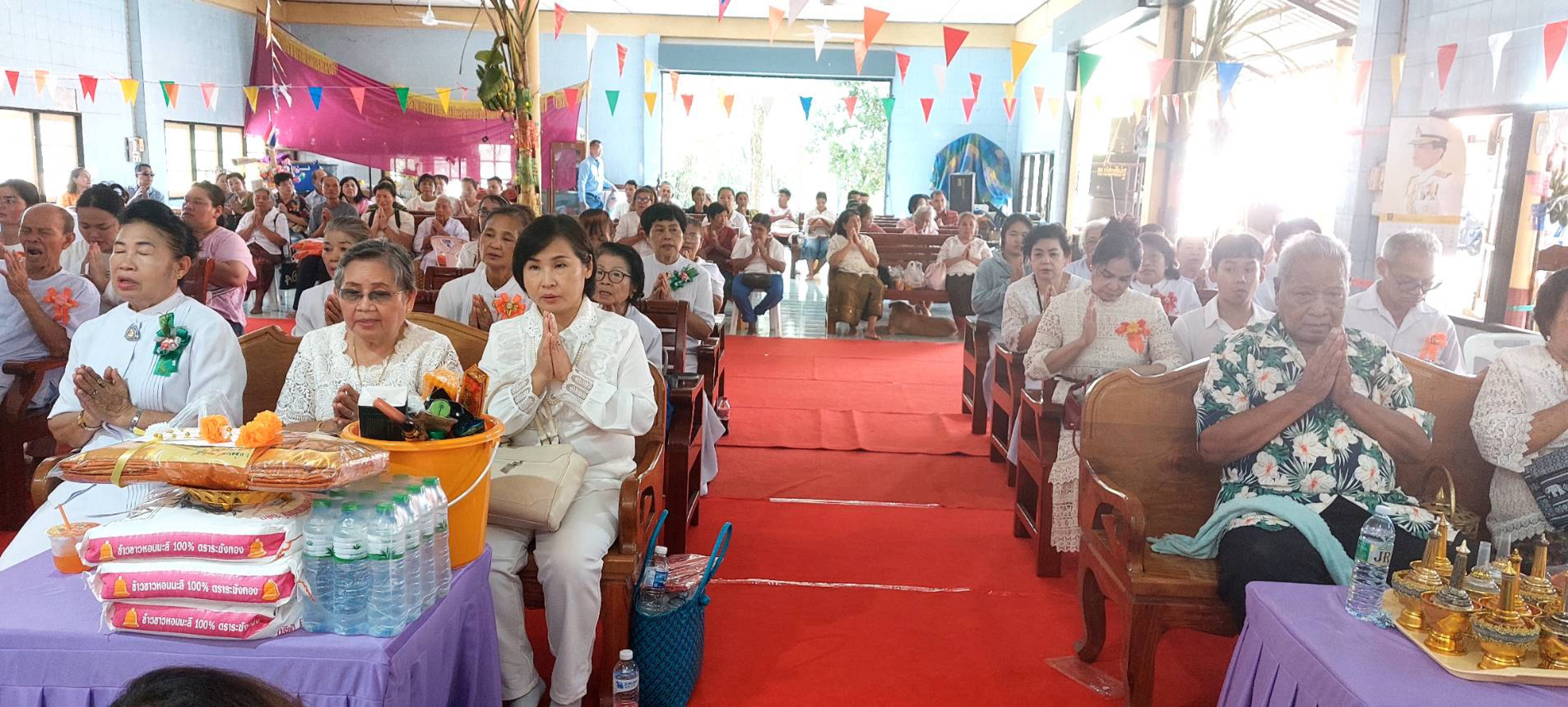 ภาพร่วมพิธีกรรมวัดเนินสูงวนาลัย