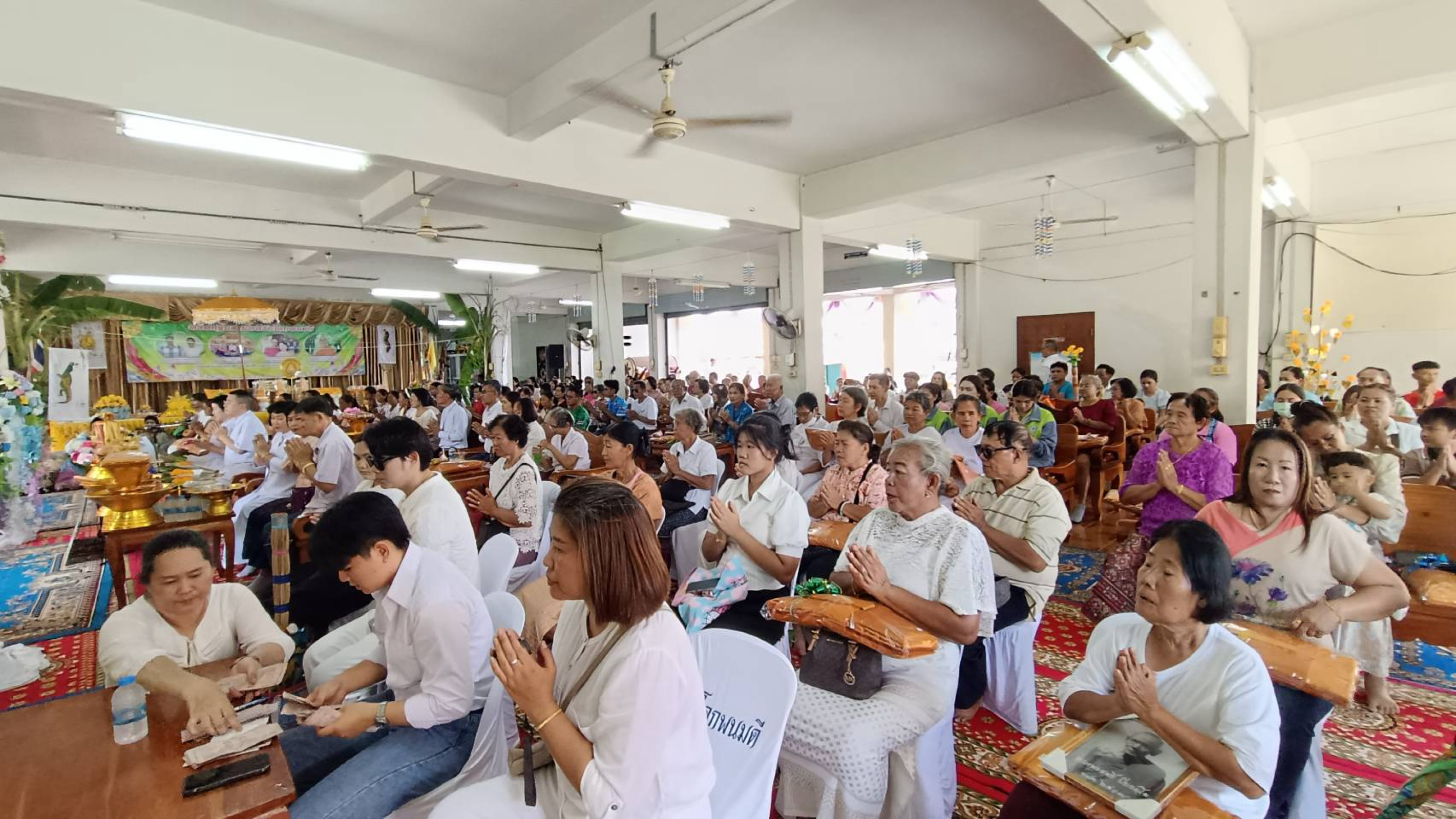 ภาพร่วมพิธีกรรมวัดโคกพนมดี