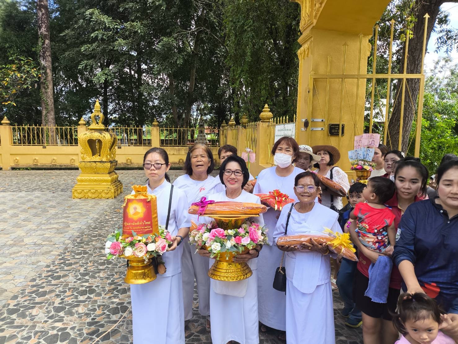 ภาพร่วมขบวนกฐินวัดหนองสังข์