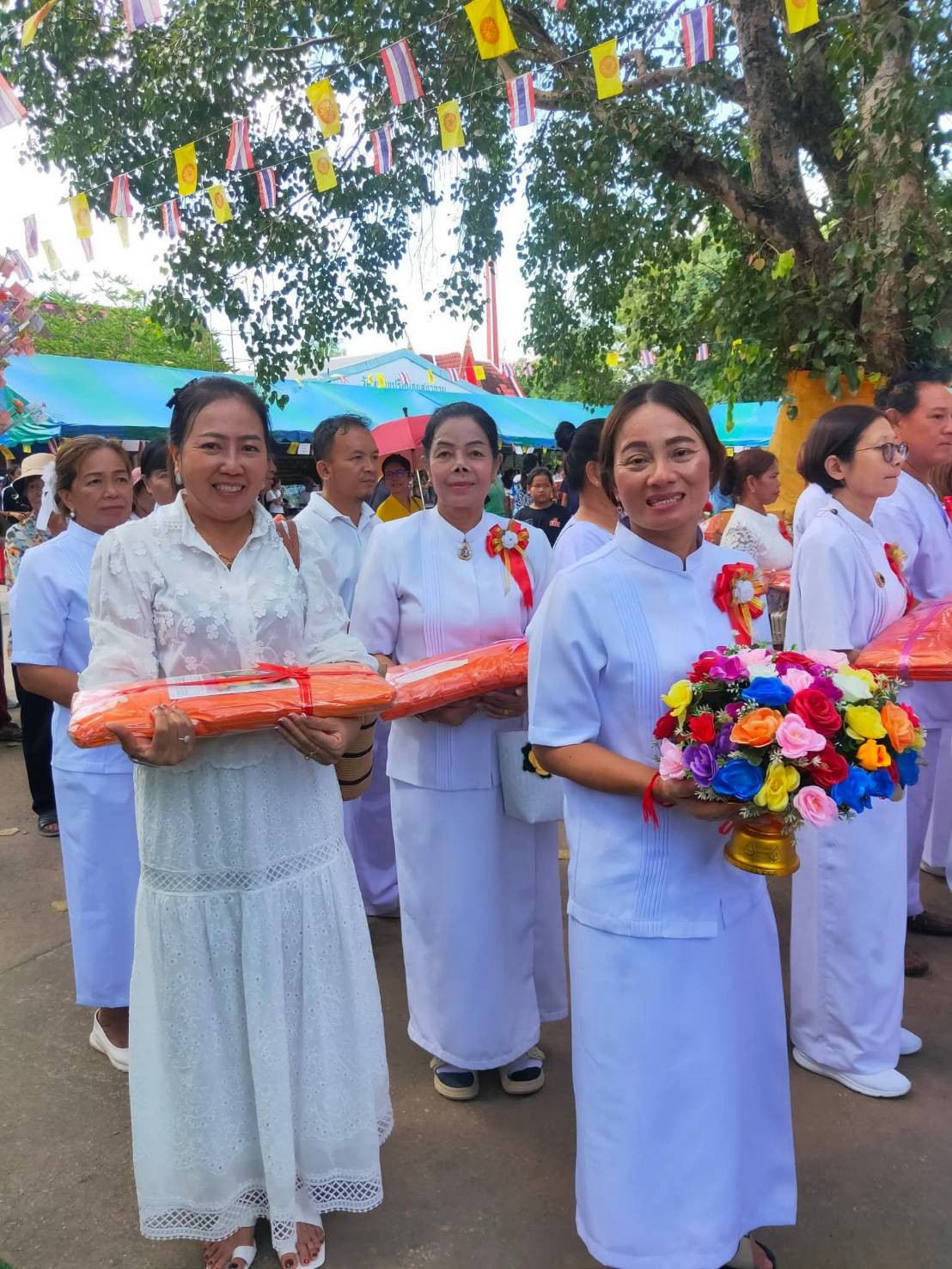 ภาพร่วมพิธีกรรมวัดหนองปรือน้อย