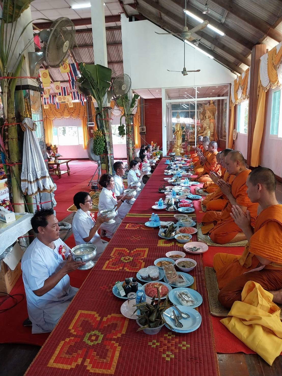 ภาพร่วมพิธีกรรมวัดหนองปรือน้อย