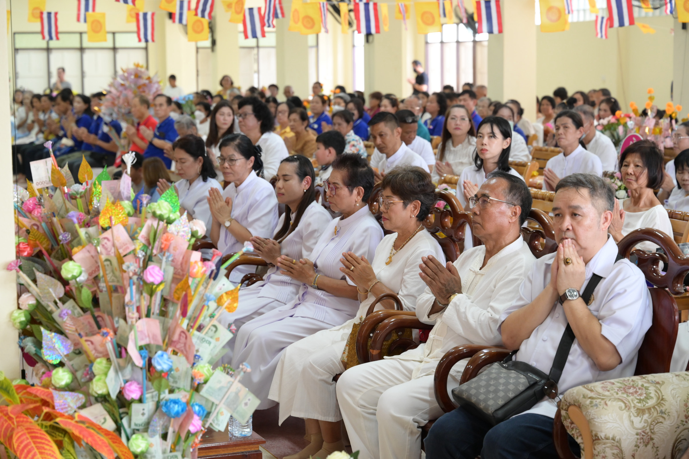 ภาพร่วมพิธีกรรมวัดประชุมมิตรบำรุง