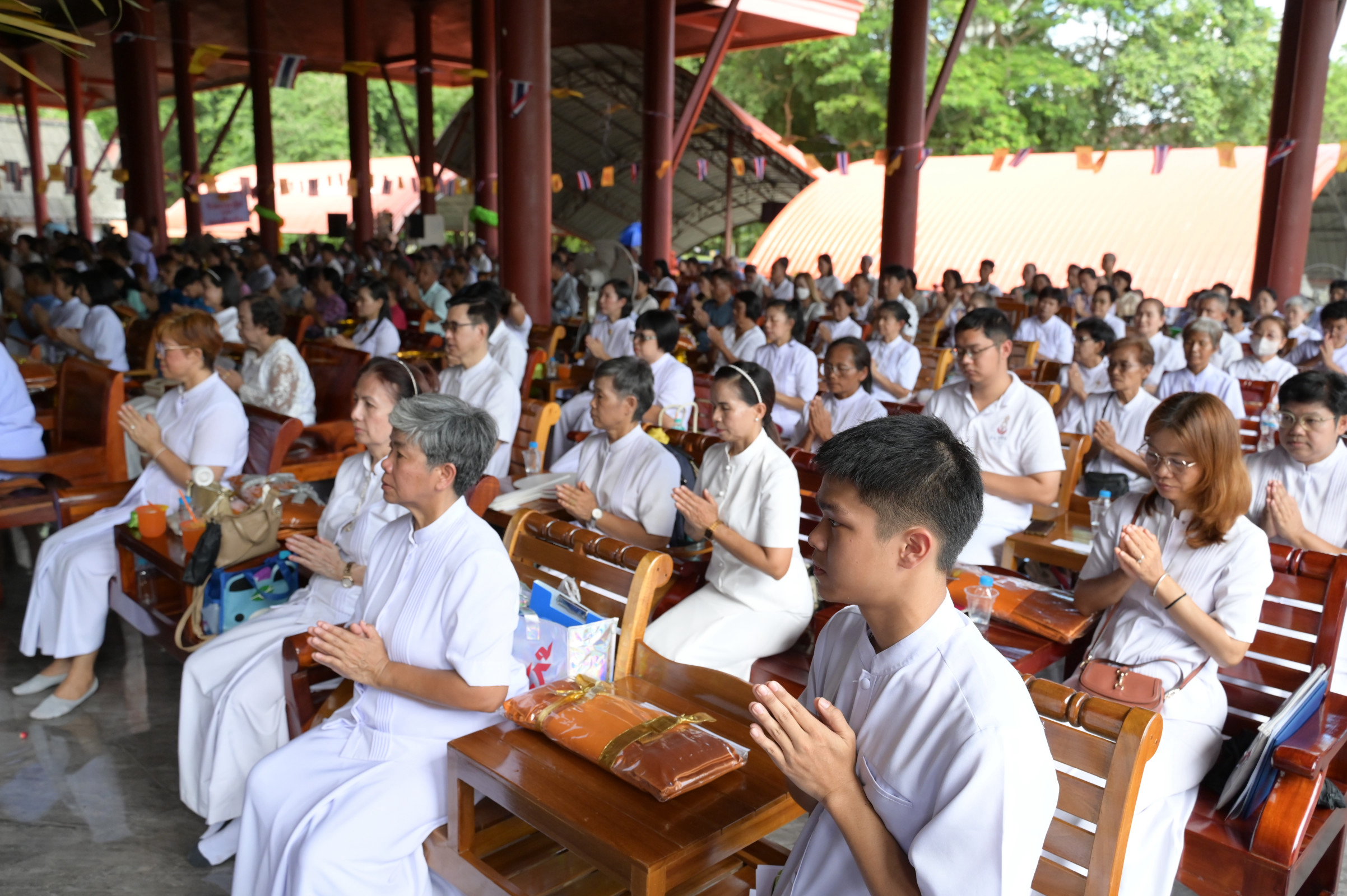 ภาพร่วมพิธีกรรมวัดดอนจันทน์