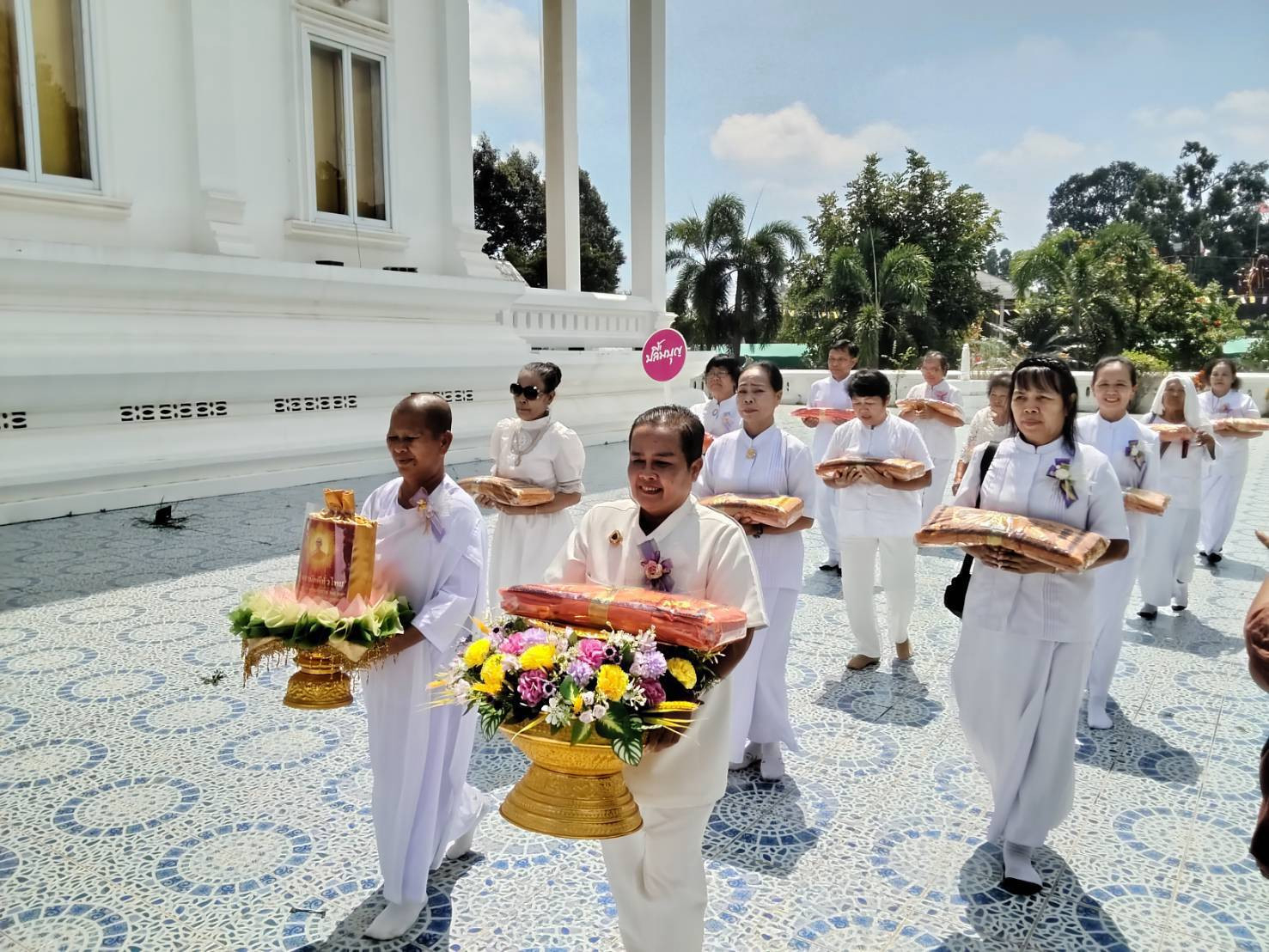 ภาพร่วมขบวนกฐินวัดพลงไสว