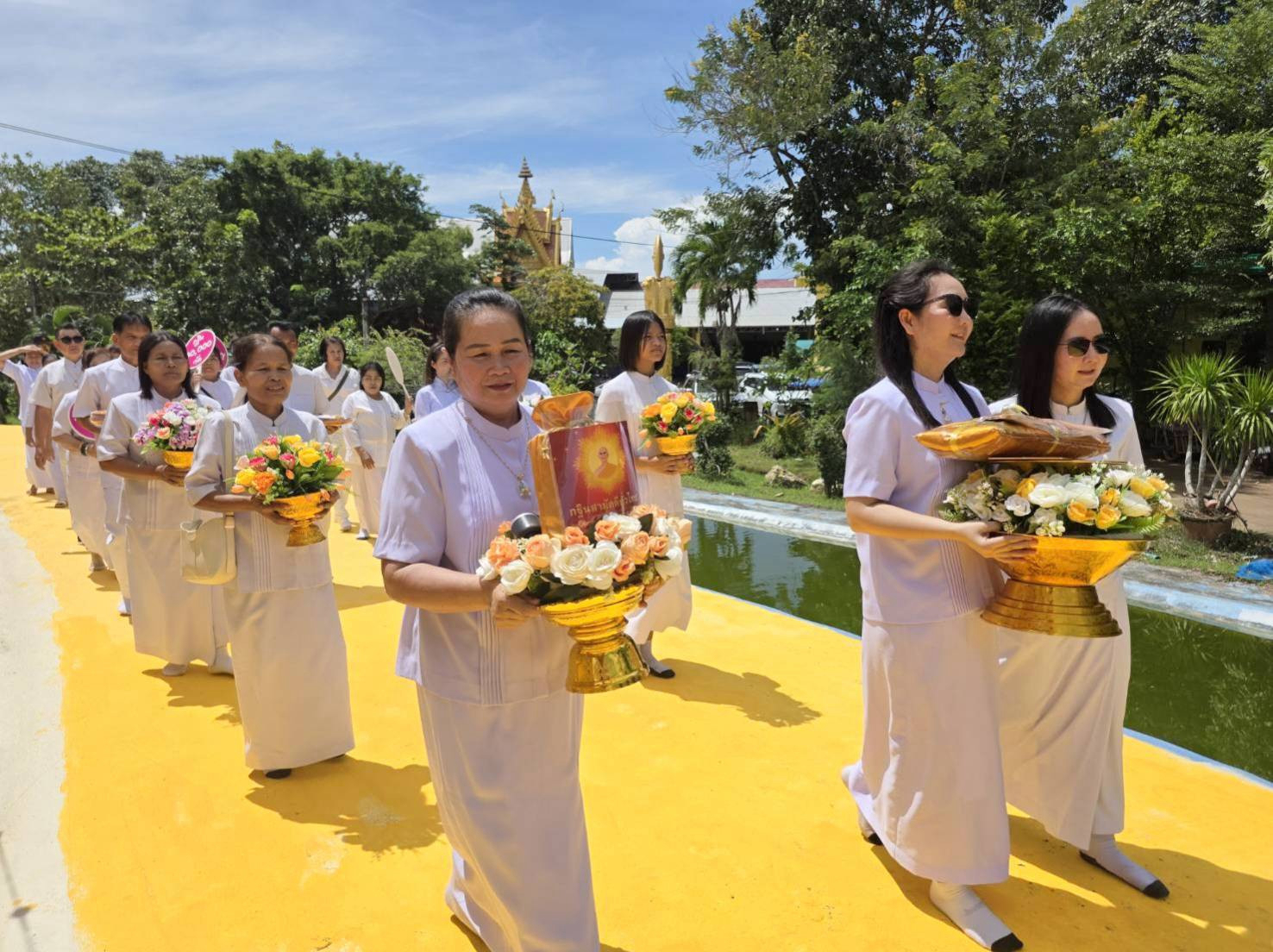 ภาพร่วมขบวนกฐินวัดท่ามะกอก