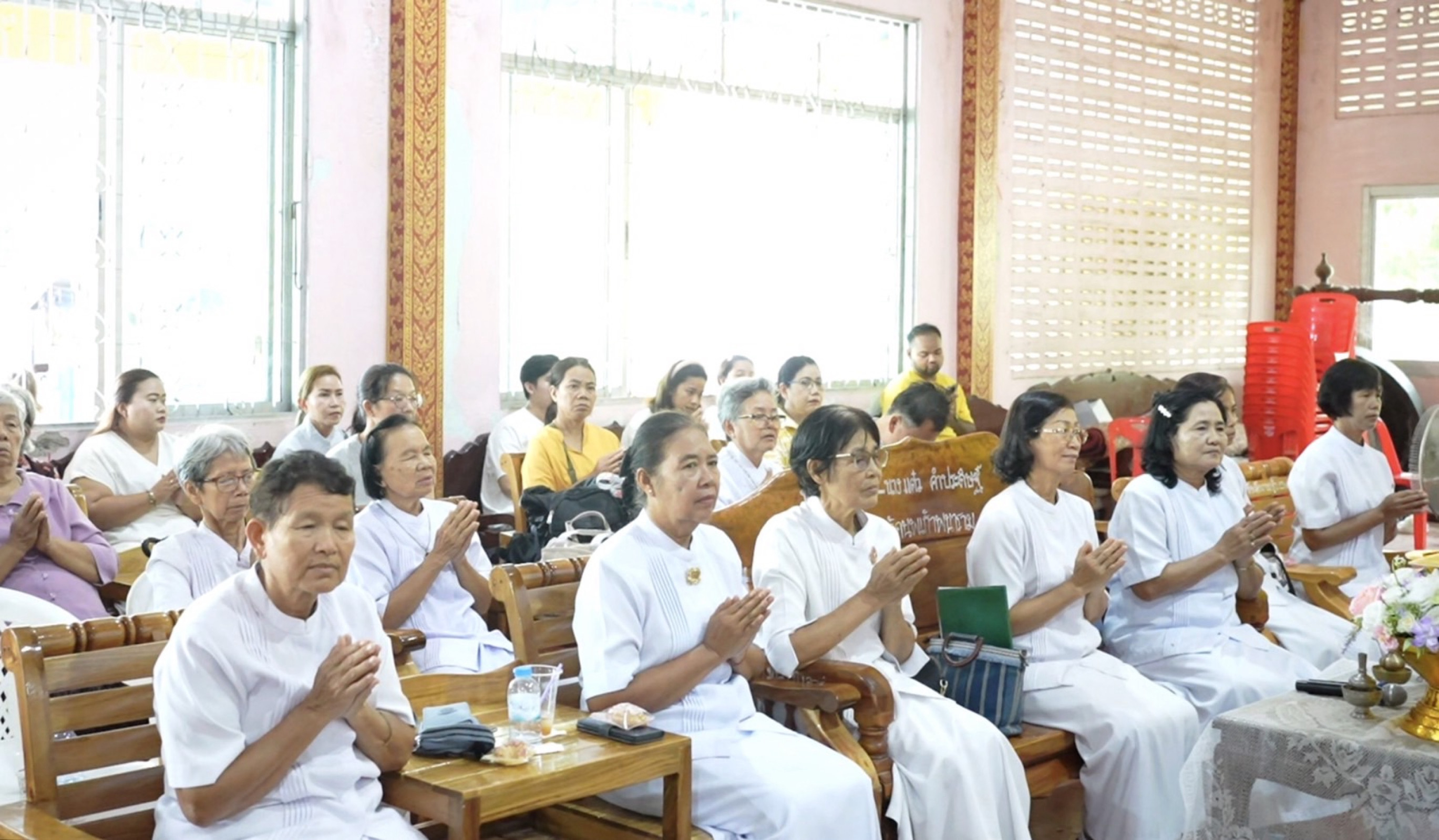 ภาพร่วมพิธีกรรมวัดนพเก้าพนาราม