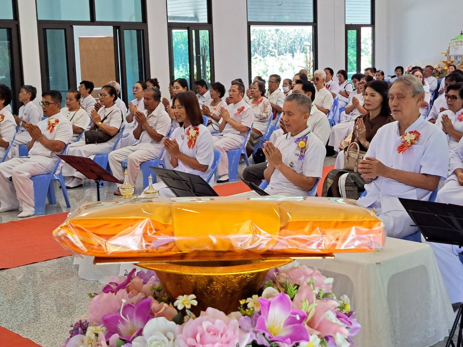 ภาพร่วมพิธีกรรมเขาชะเมาแดนธรรม(ศูนย์พัฒนาศักยภาพผู้นำเยาวชนโลก)