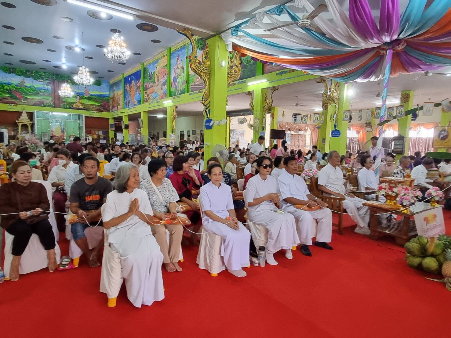 ภาพร่วมพิธีกรรมวัดเกาะกลอย