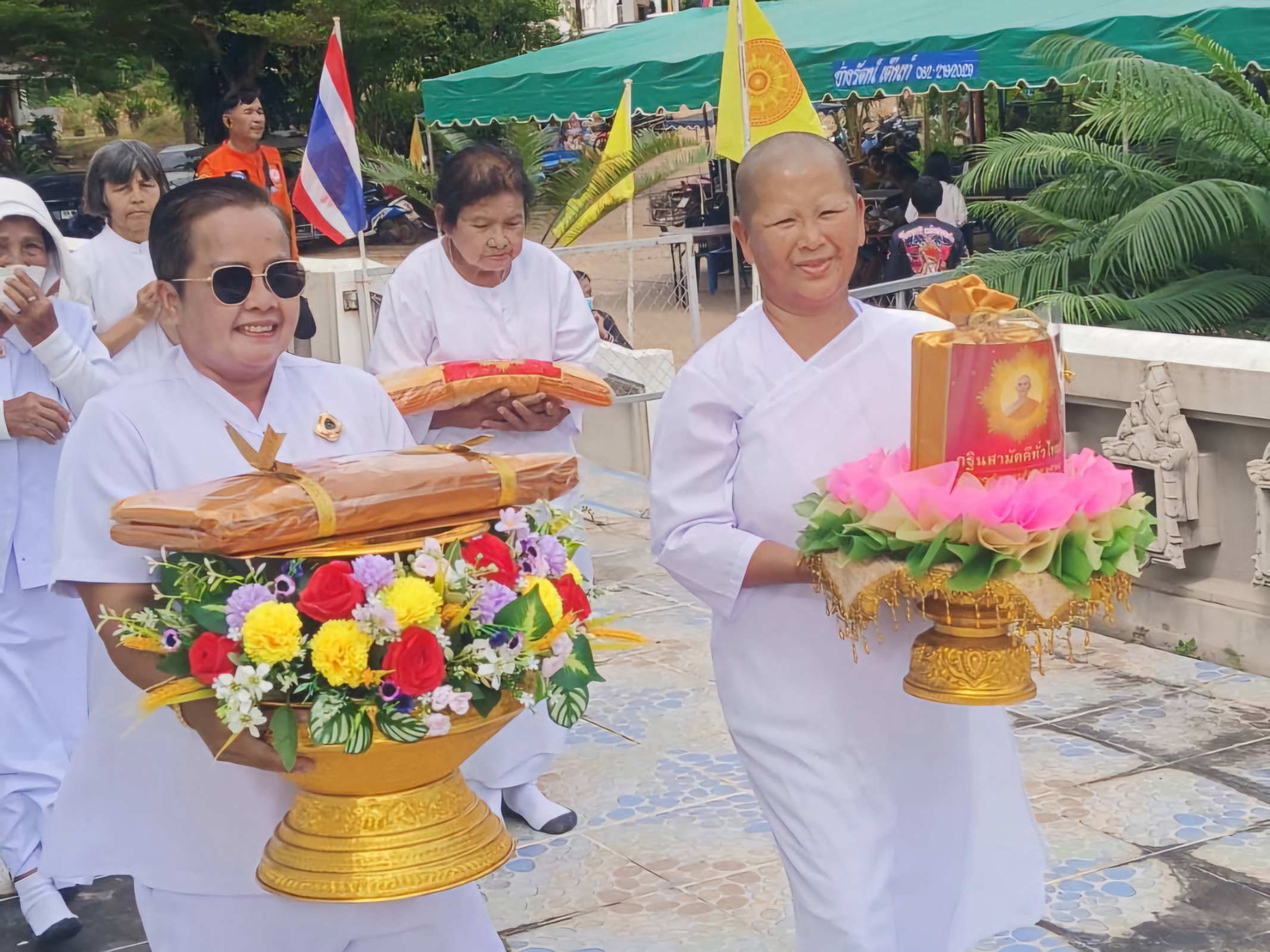 ภาพร่วมขบวนกฐินวัดอ่างตานนท์