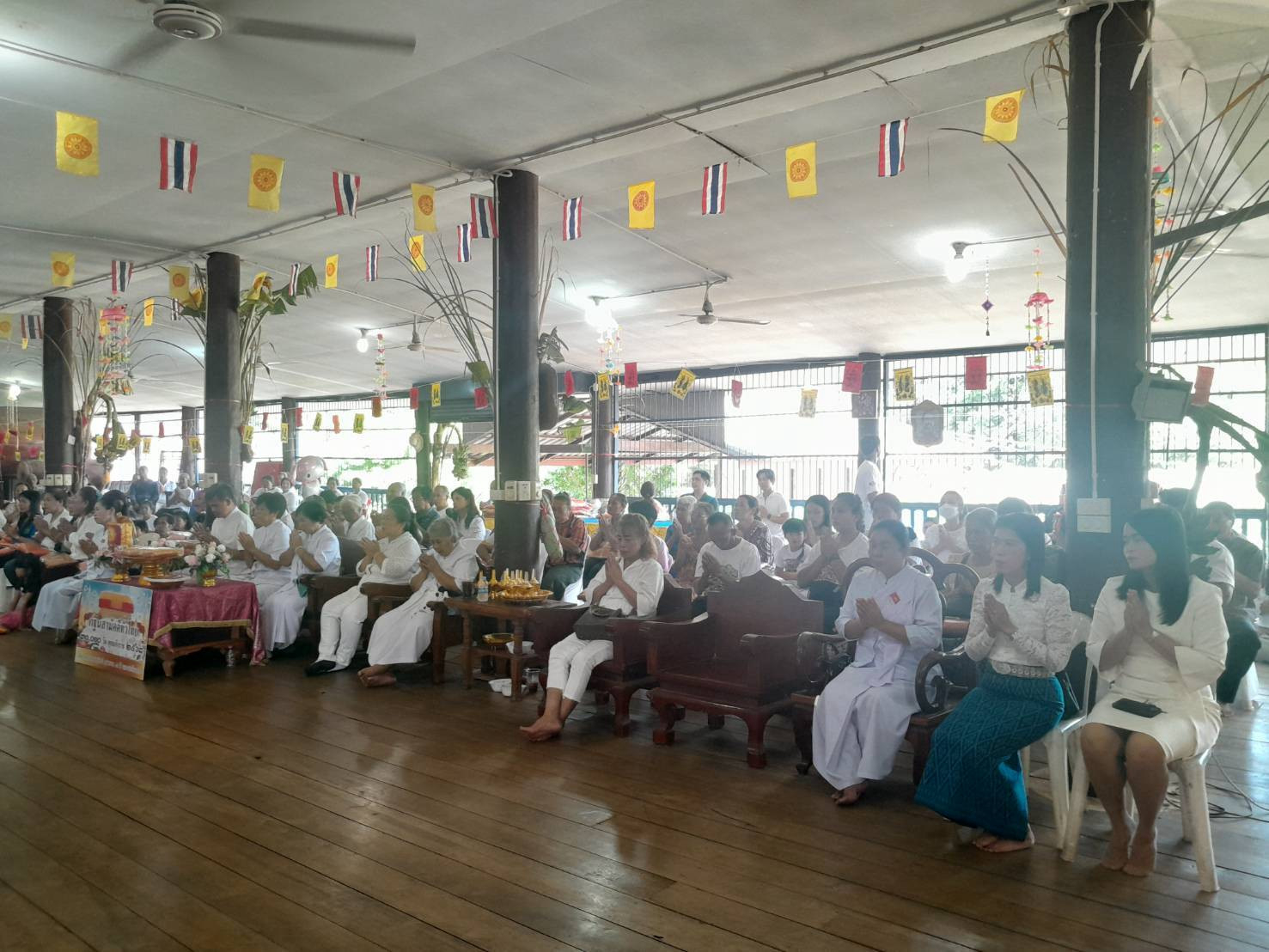 ภาพร่วมพิธีกรรมวัดห้วยโจด