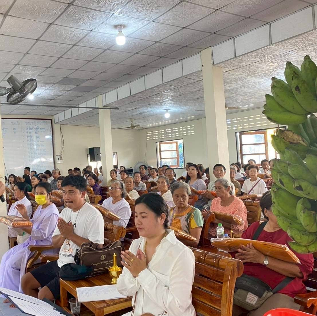 ภาพร่วมพิธีกรรมวัดเขาแหลม