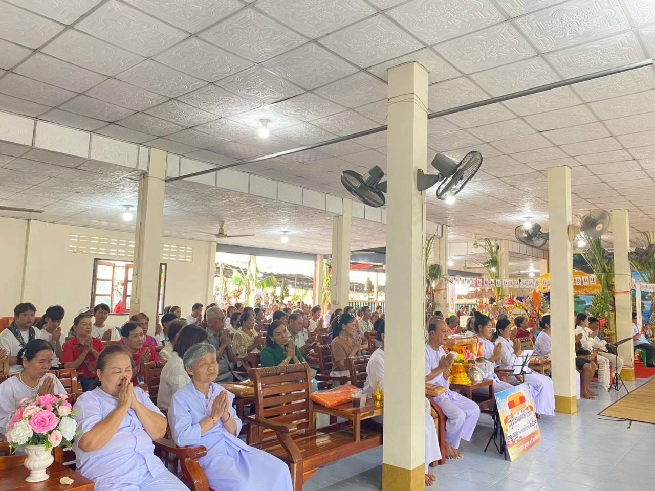 ภาพร่วมพิธีกรรมวัดเขาแหลม