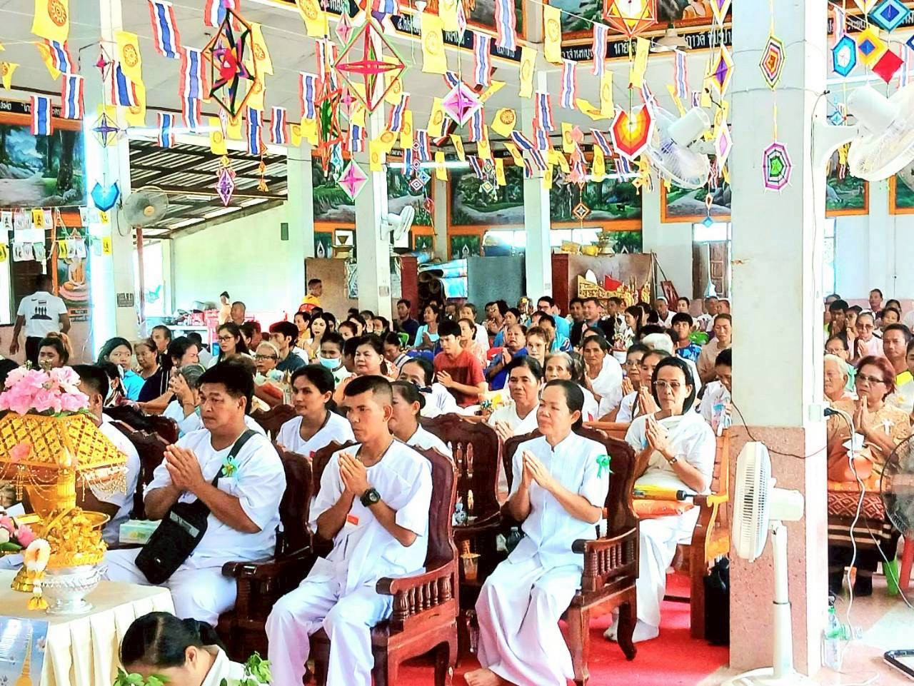 ภาพร่วมพิธีกรรมวัดน้ำคำ