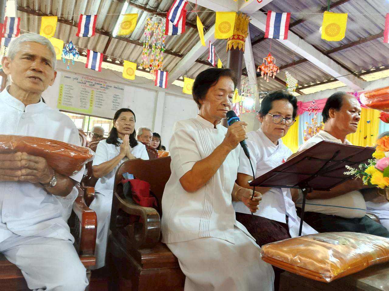 ภาพกล่าวคำถวายกฐินวัดหนองสมบูรณ์