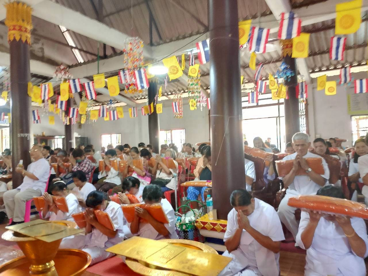 ภาพร่วมพิธีกรรมวัดหนองสมบูรณ์