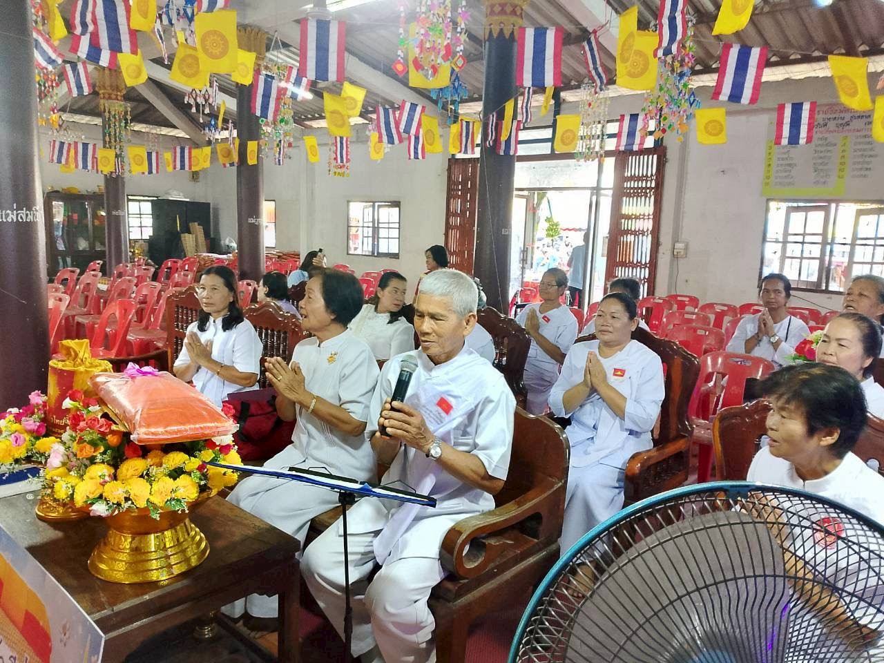 ภาพร่วมพิธีกรรมวัดหนองสมบูรณ์