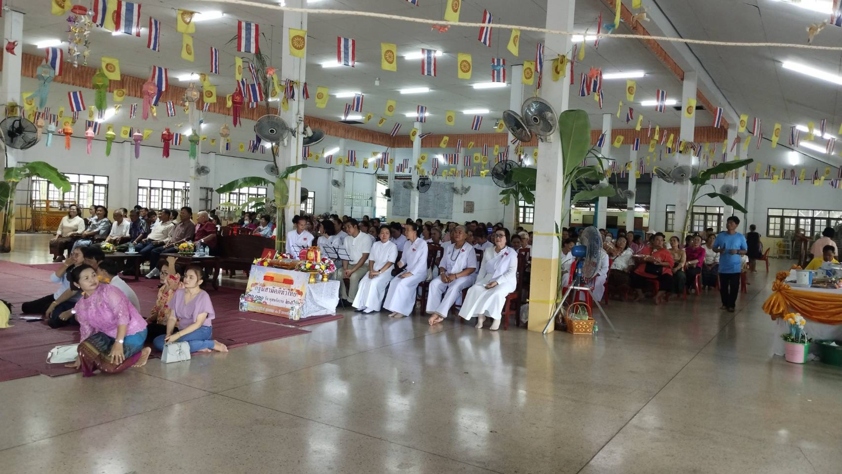 ภาพร่วมพิธีกรรมวัดประชาสามัคคี