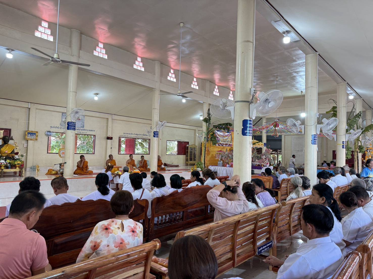 ภาพร่วมพิธีกรรมวัดแก่งสำราญ