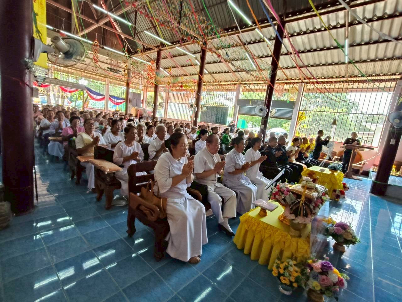 ภาพร่วมพิธีกรรมวัดสมประสงค์